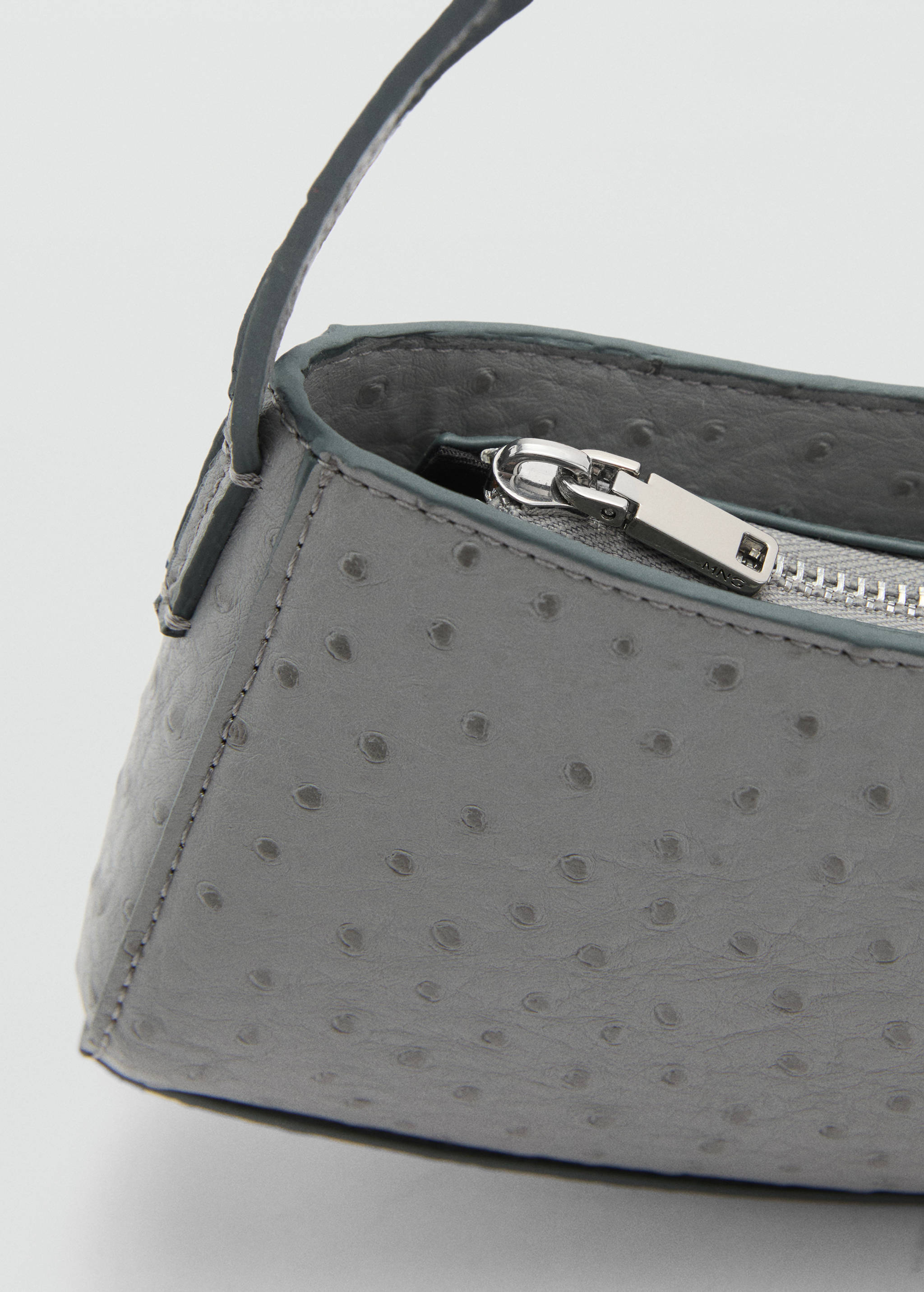 Oval textured bag - Details of the article 2