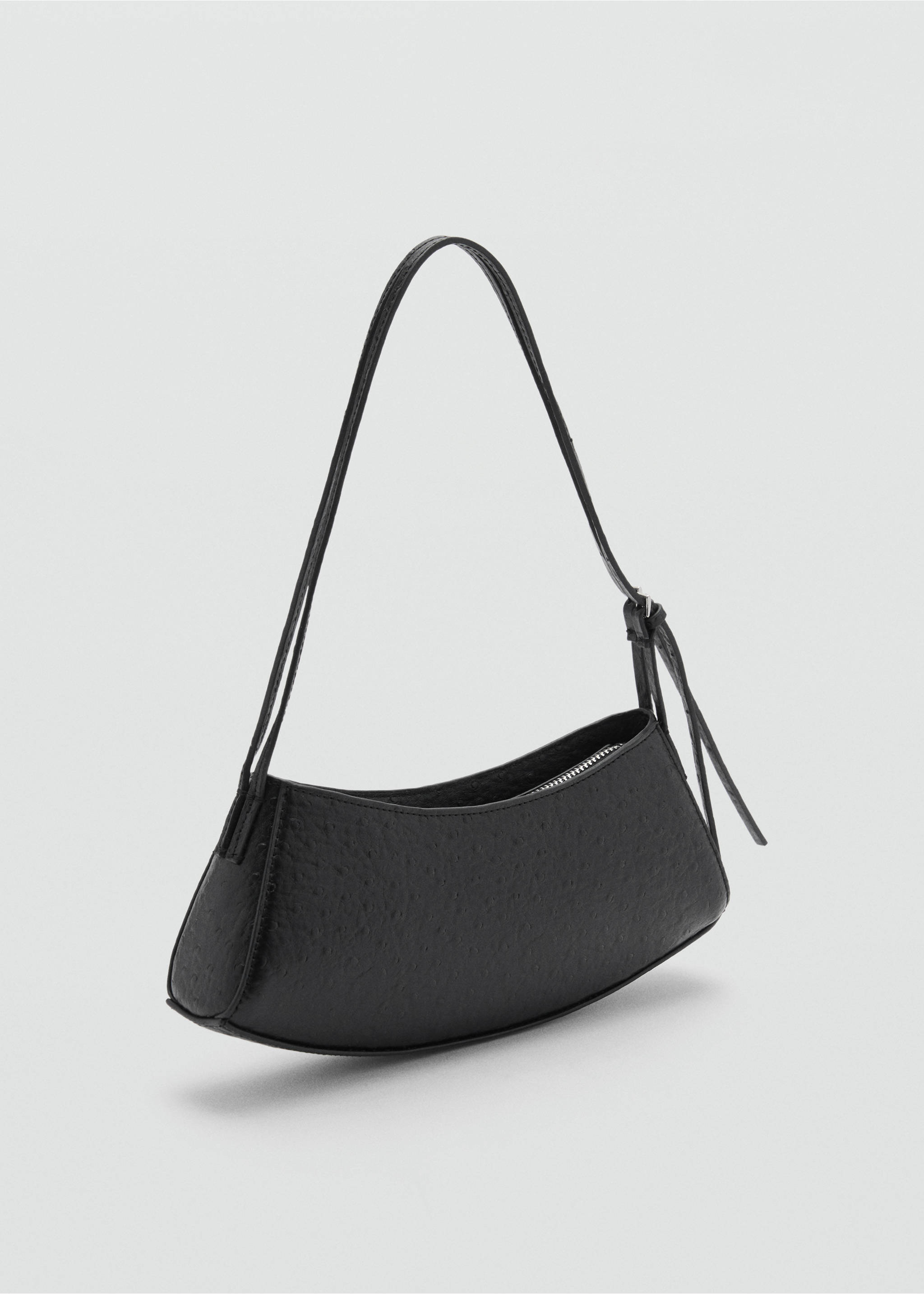 Oval textured bag - Medium plane, Black. Ref: 77047933-00.