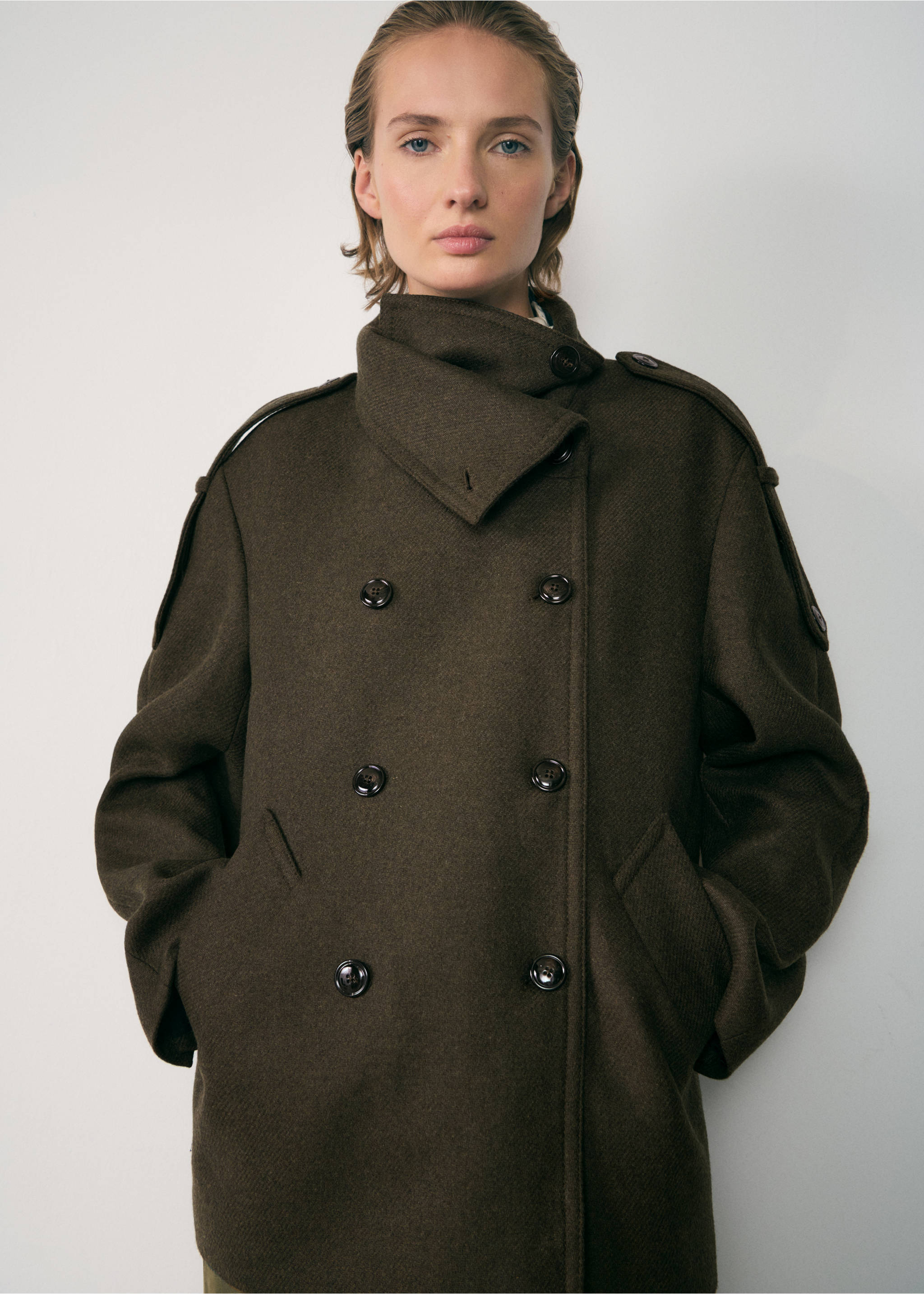 Double-breasted wool coat - Medium plane, Khaki. Ref: 77047939-00.