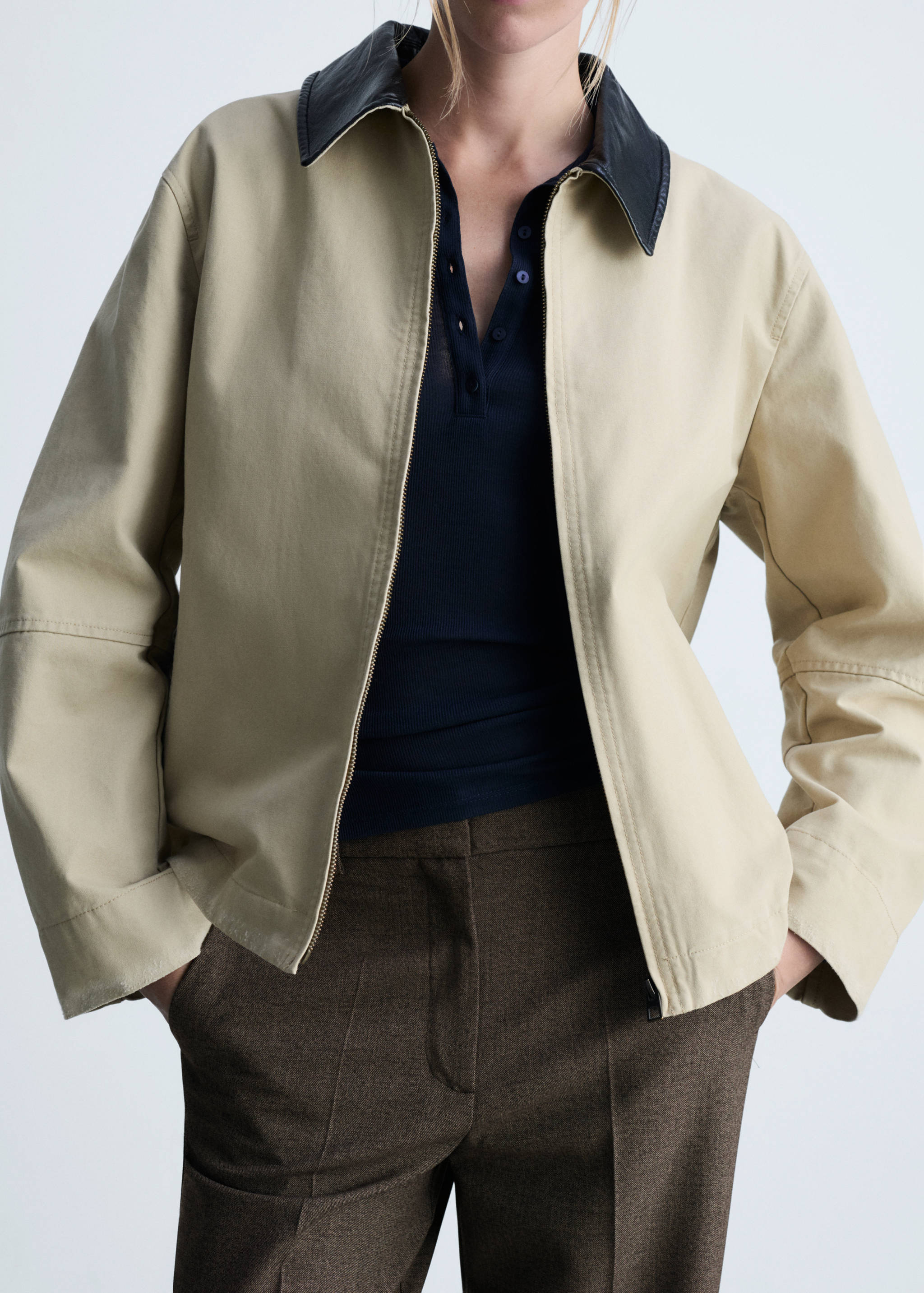 Flowy straight-fit trousers - Details of the article 6