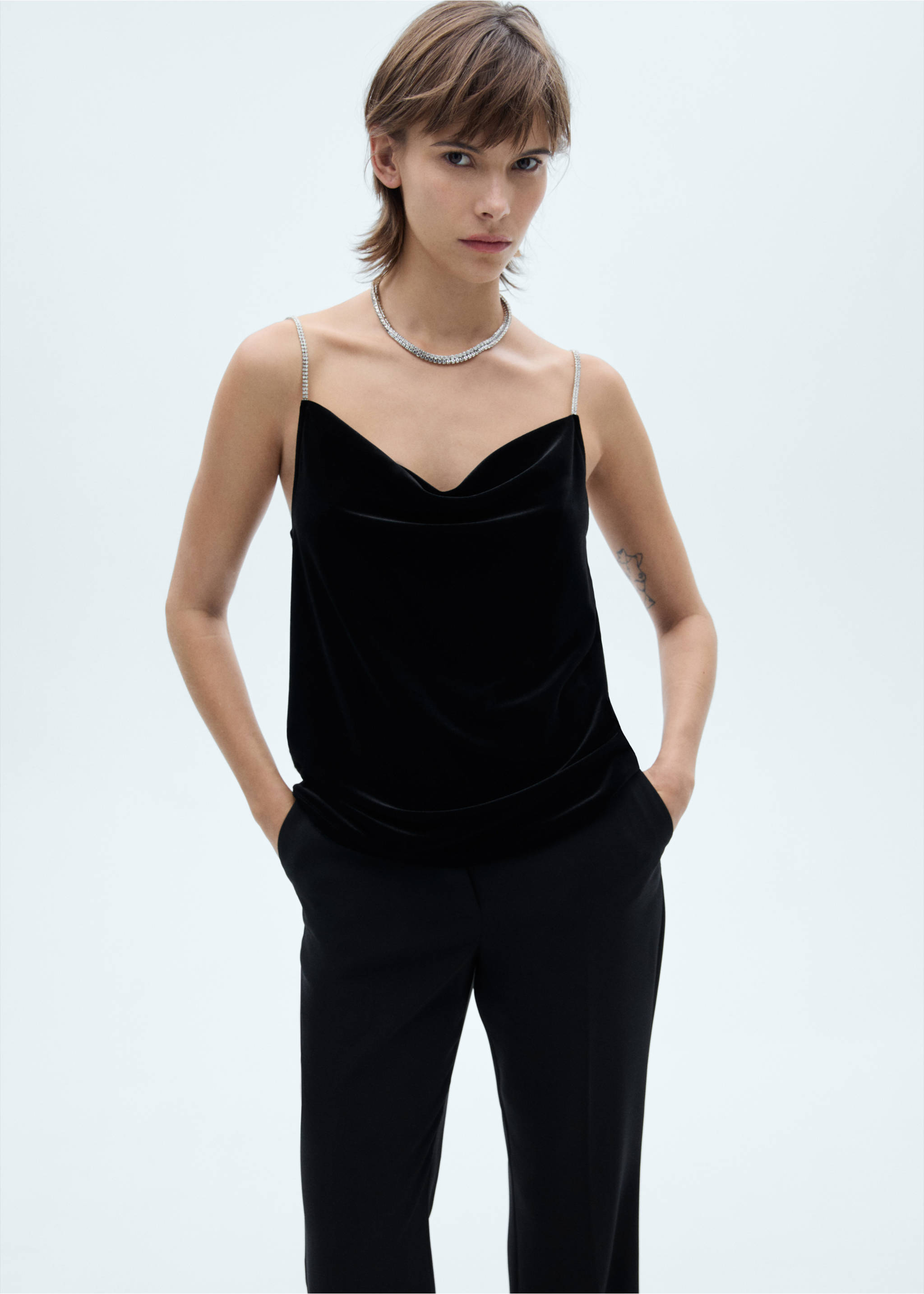 Velvet top with rhinestone straps - Medium plane, Black. Ref: 77048266-00.