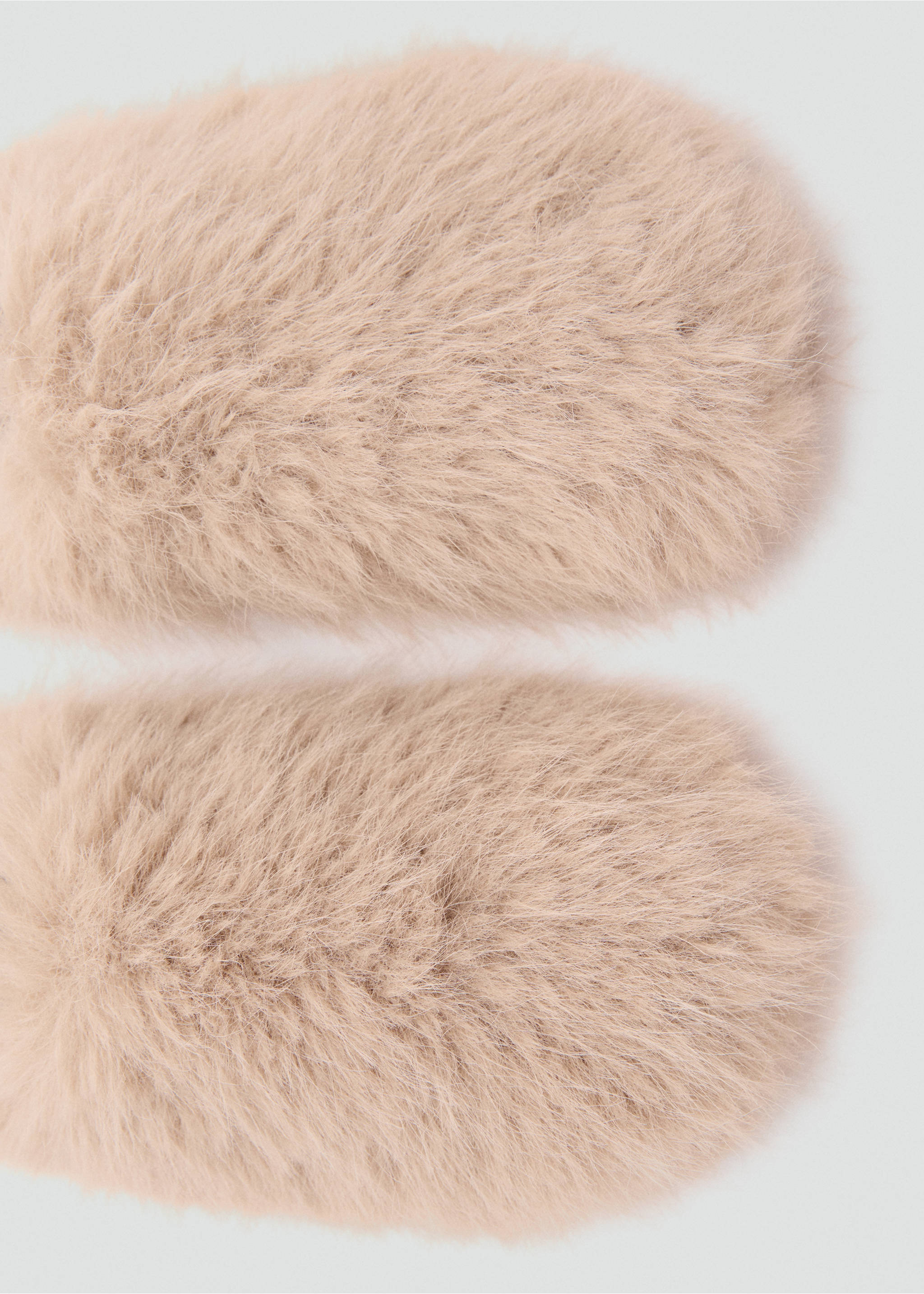 Hausschuhe mit Felleffekt - Detail des Artikels 2, Mittelbraun. Ref: 77048271-00.