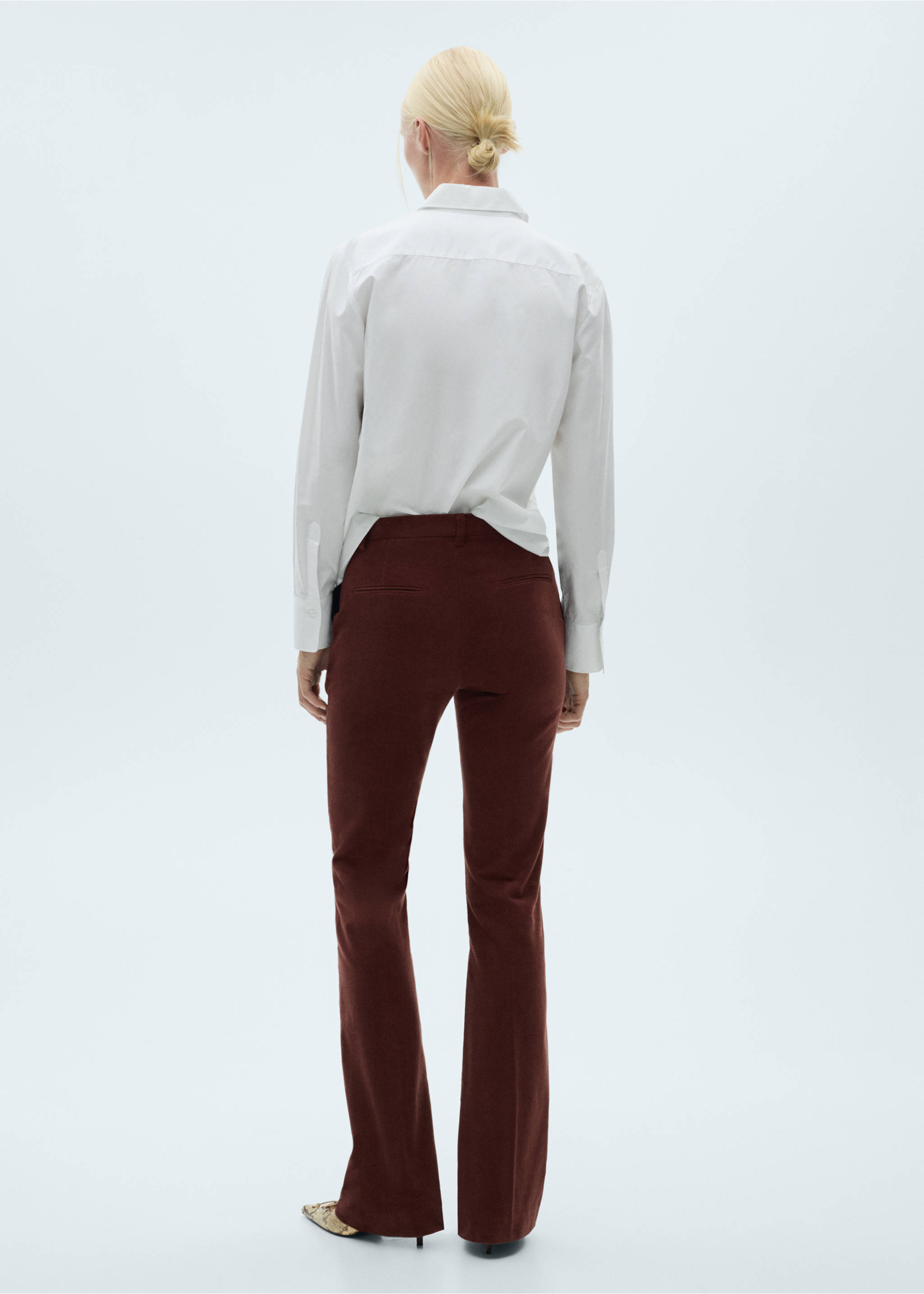 Straight velvet trousers - Reverse of the article, Wine. Ref: 77048272-00.