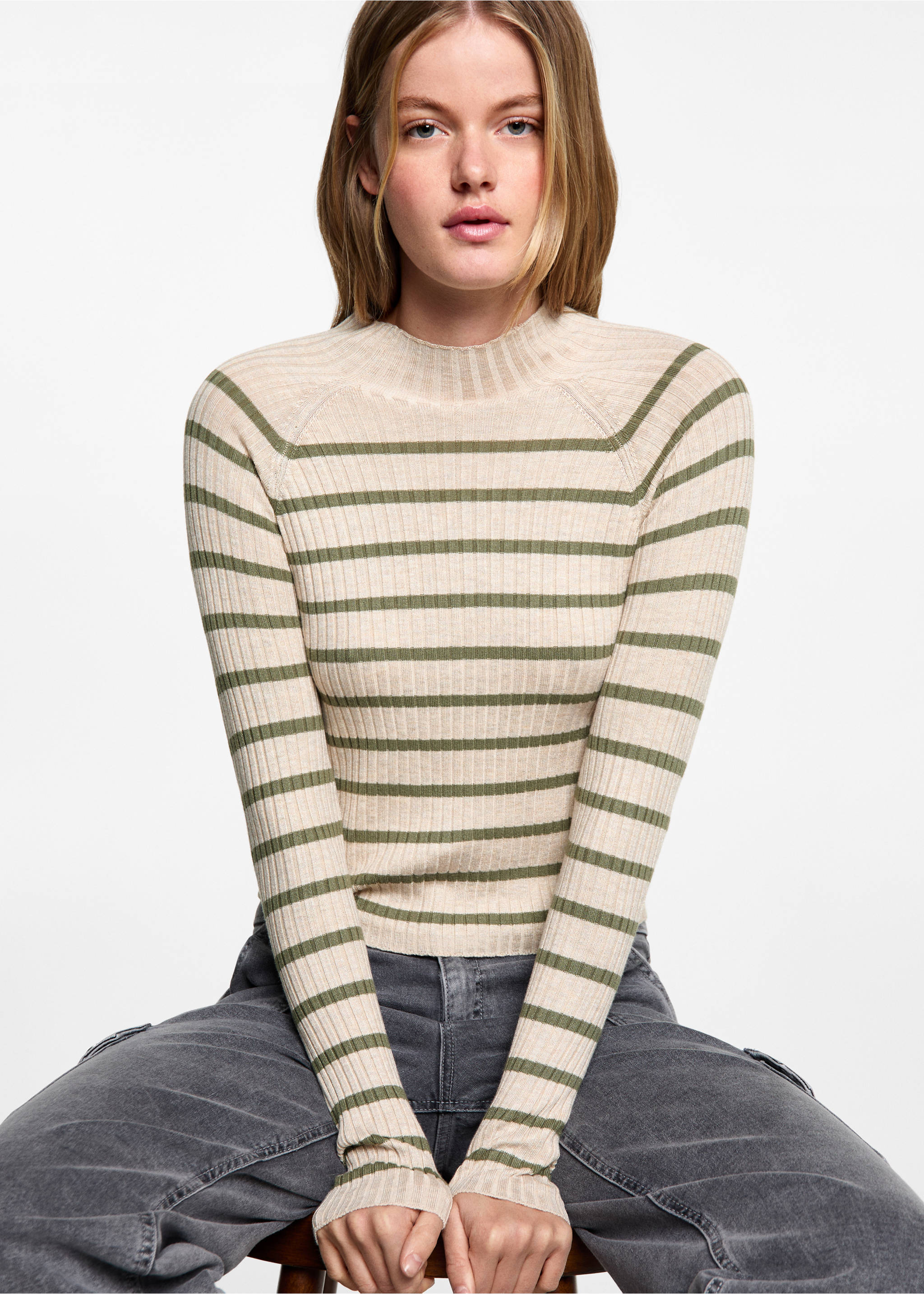 Turtleneck ribbed sweater - Details of the article 2, Sand. Ref: 77048273-00.