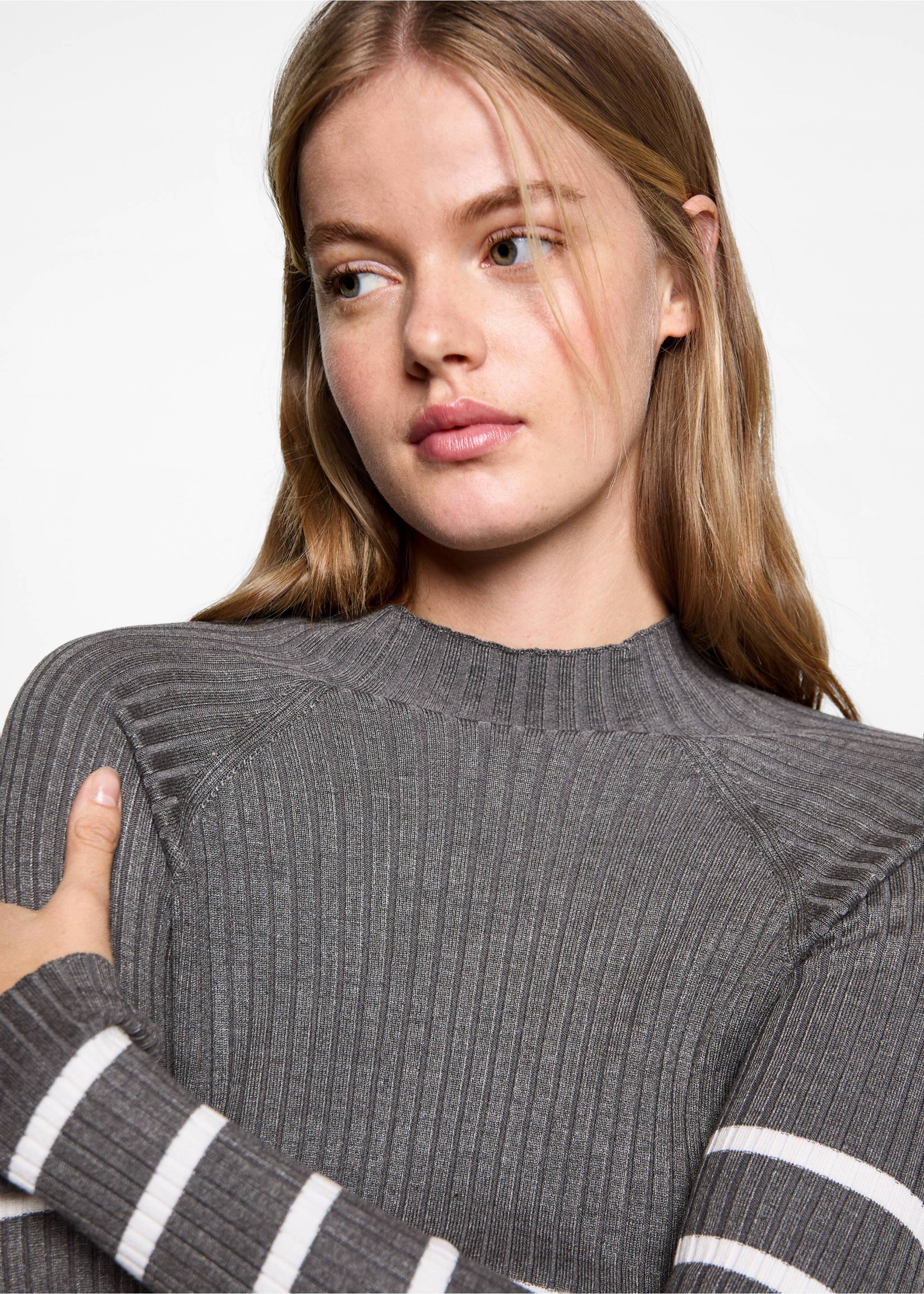 Turtleneck ribbed sweater - Details of the article 1, Medium Heather Grey. Ref: 77048273-00.