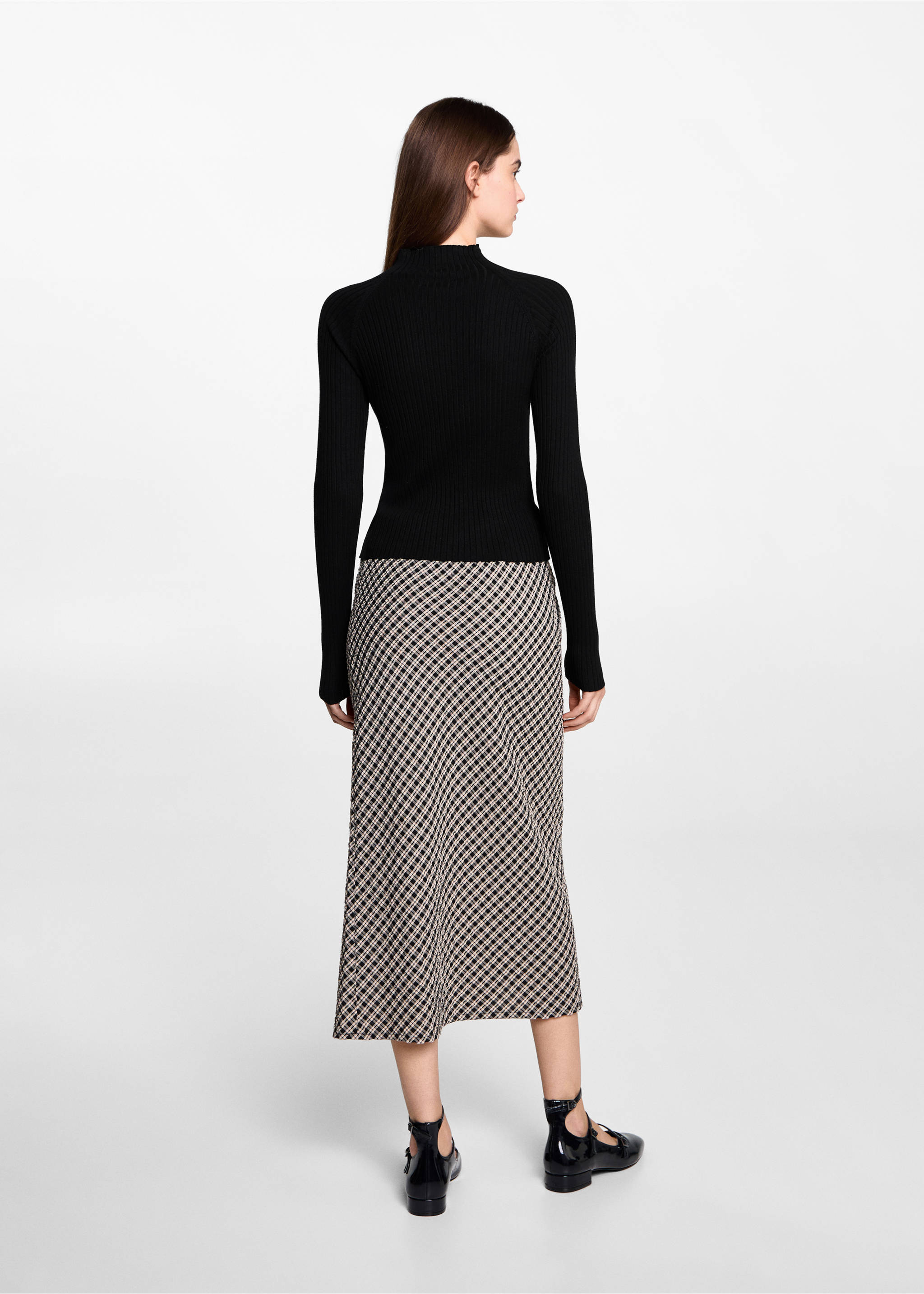 Sweter w paski z golfem - Tylna strona artykułu, Czarny. Ref: 77048273-00.