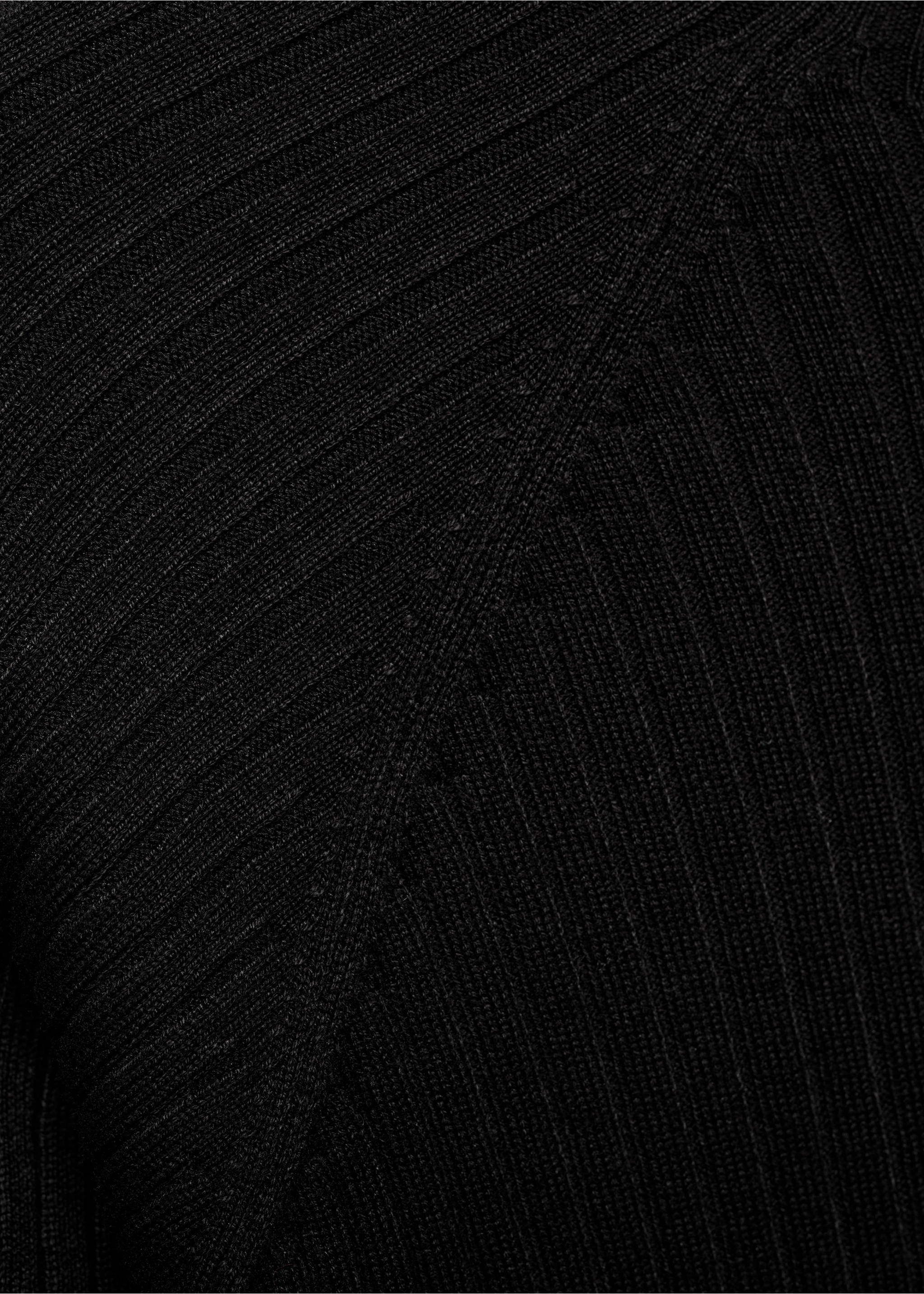 Sweter w paski z golfem - Szczegóły artykułu 0, Czarny. Ref: 77048273-00.