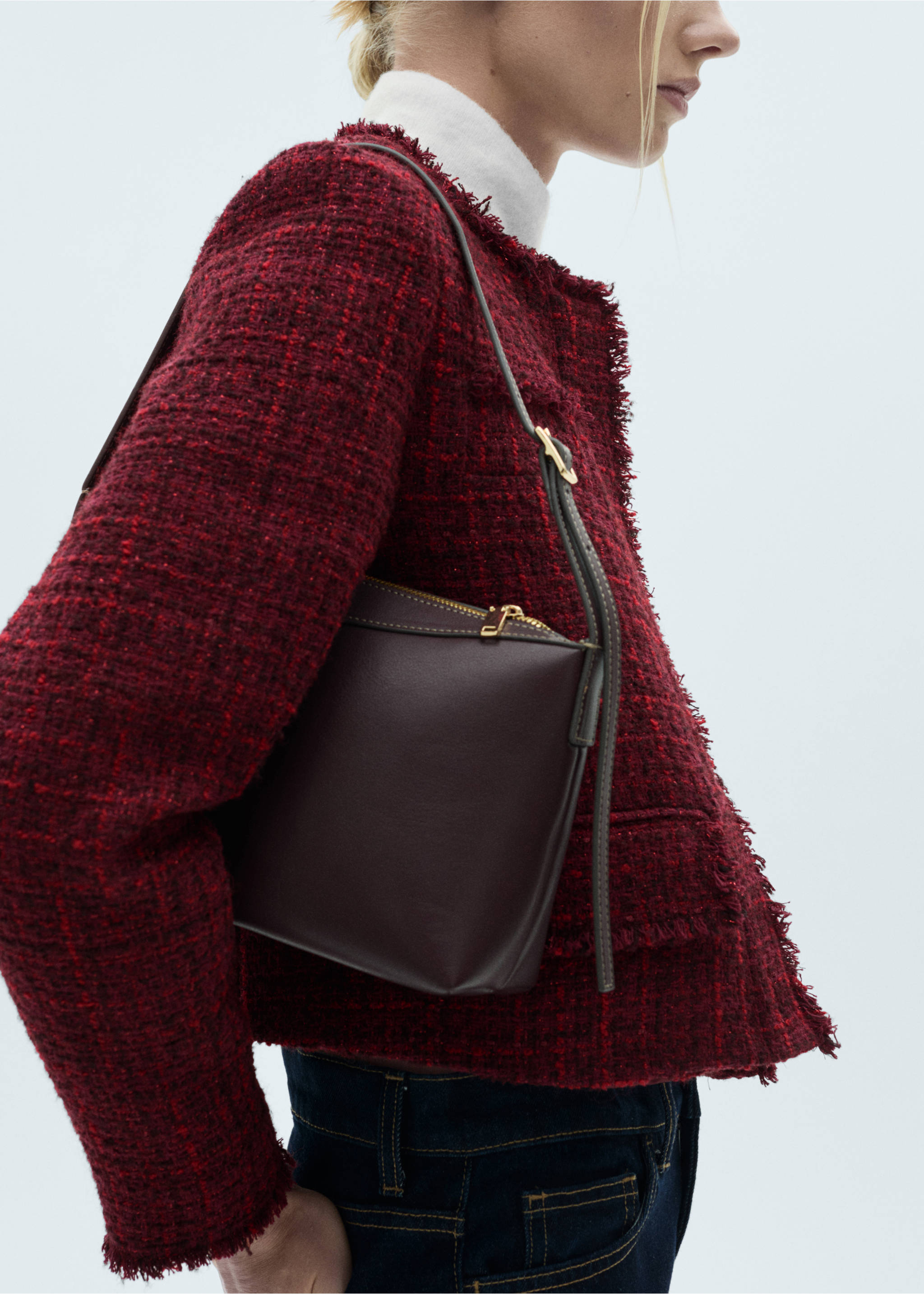 Tweed jacket with frayed ends - Details of the article 3, Cherry. Ref: 77048283-00.
