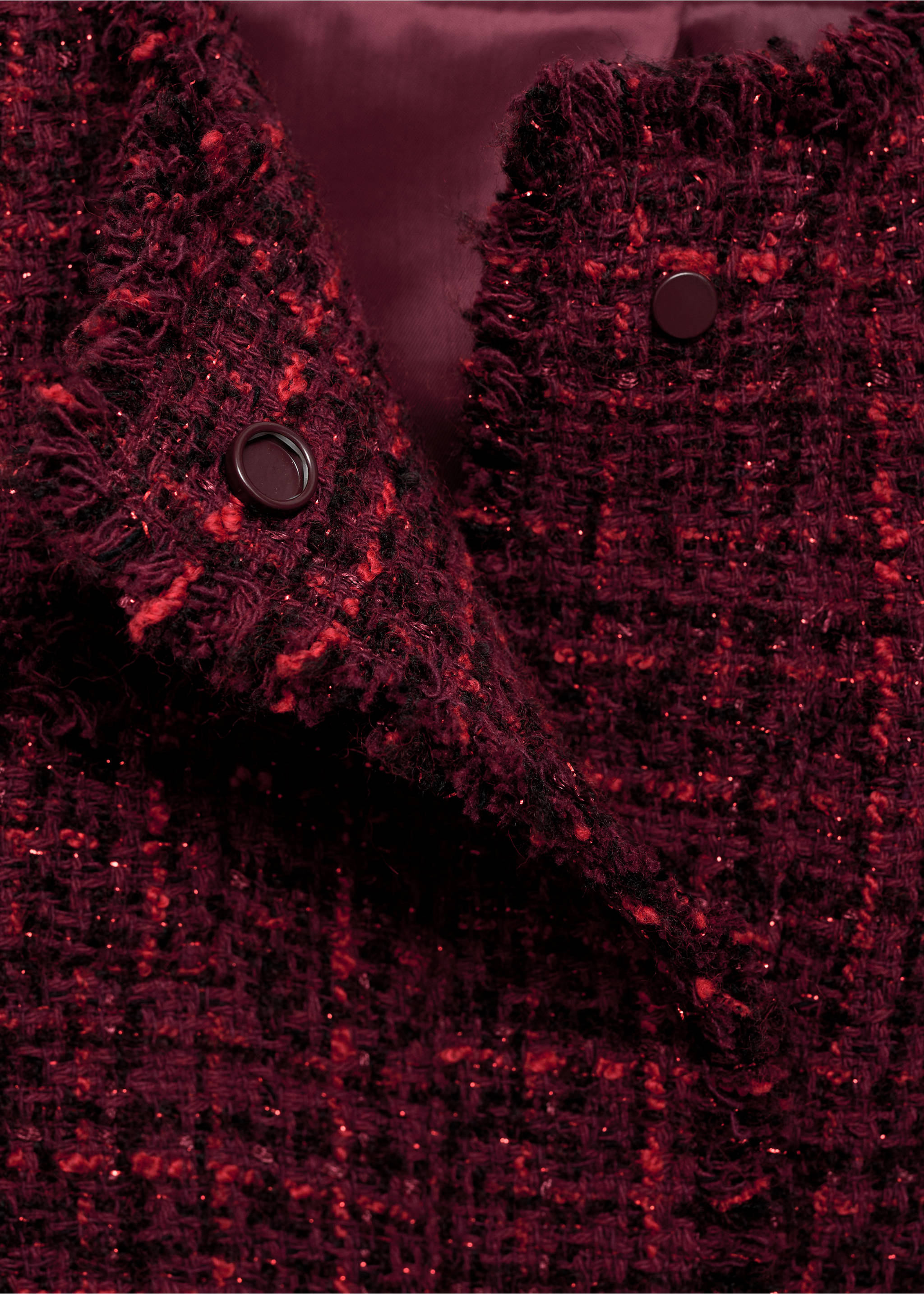 Tweed jacket with frayed ends - Details of the article 8, Cherry. Ref: 77048283-00.