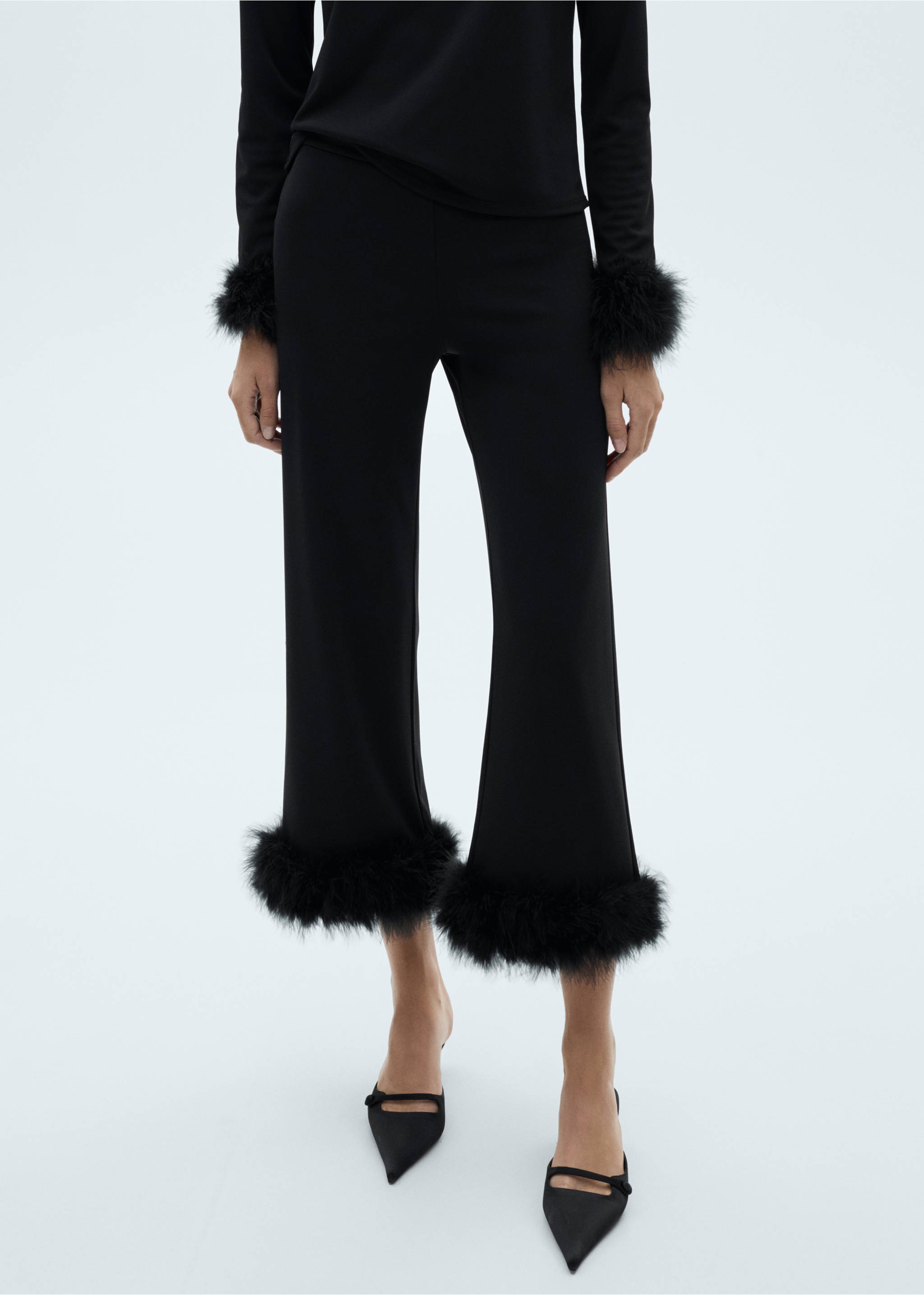 Cropped trousers with feather detail - Medium plane, Black. Ref: 77049063-00.