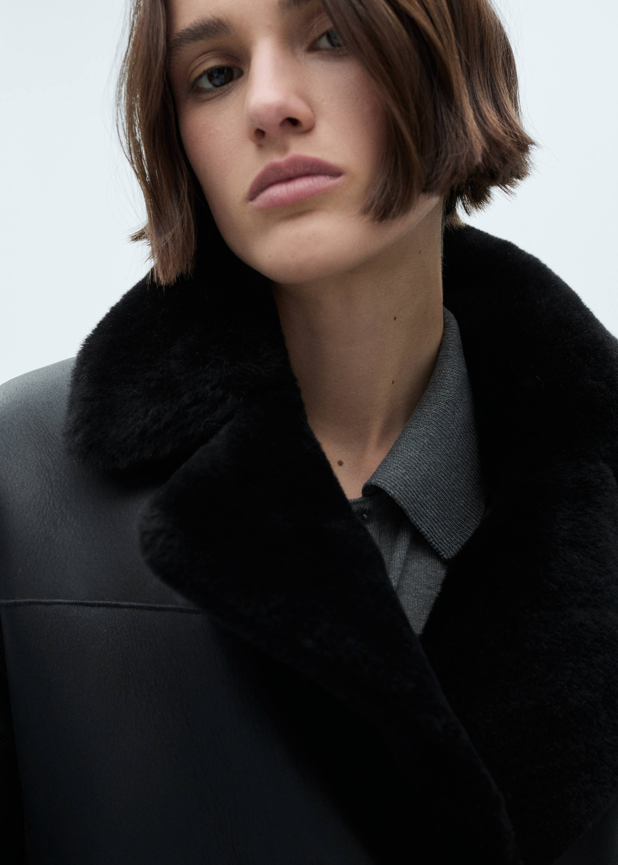 Double-breasted leather coat - Details of the article 1