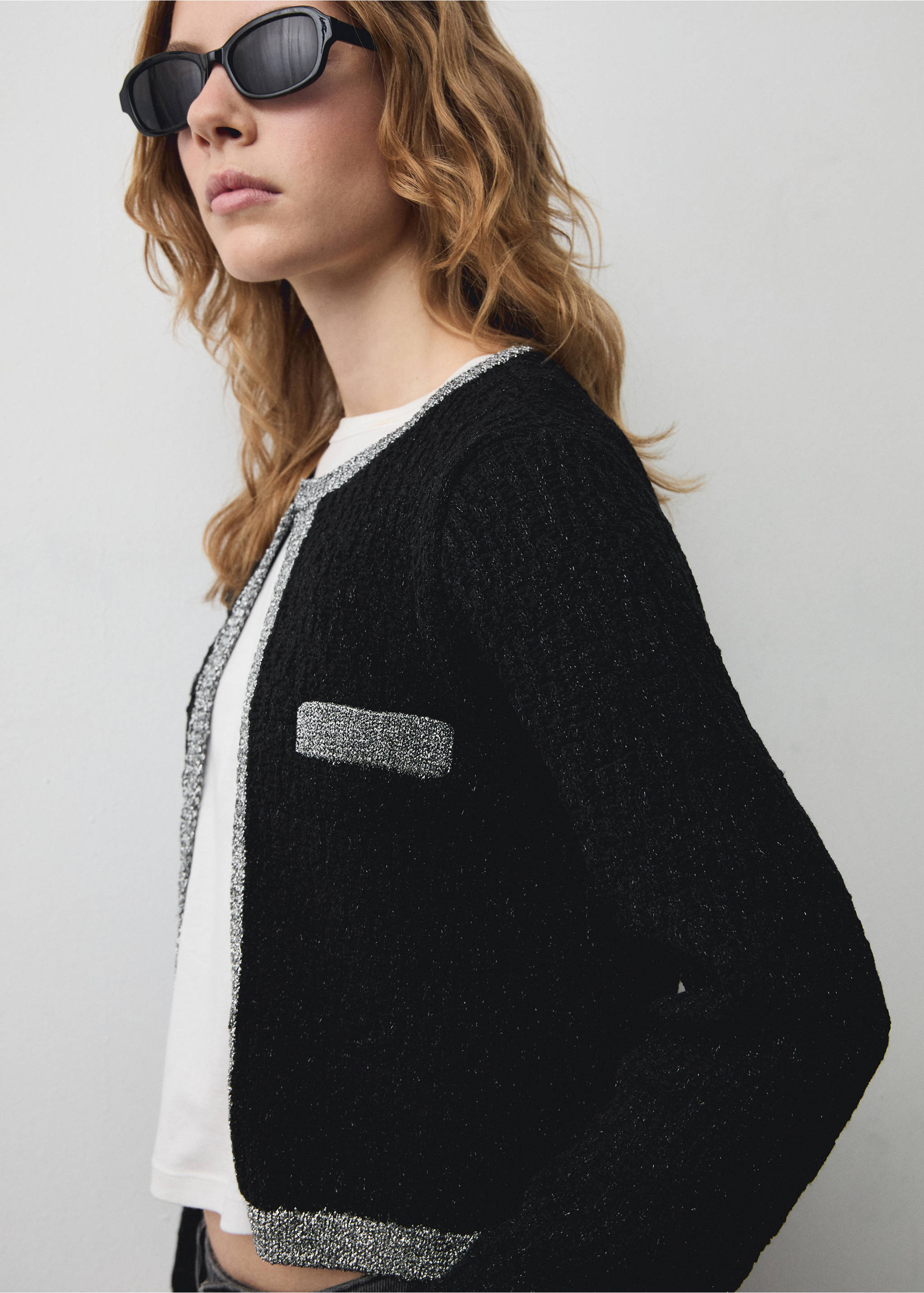 Knitted jacket with lurex detail - Details of the article 1, Black. Ref: 77049069-00.