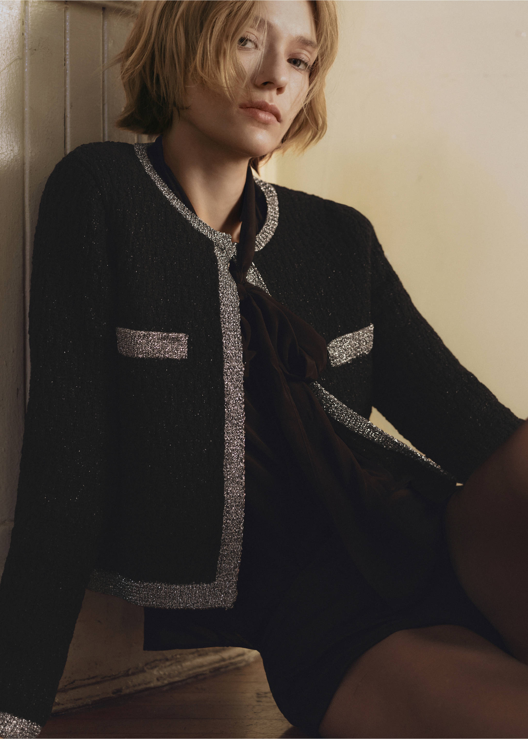 Knitted jacket with lurex detail - Details of the article 7, Black. Ref: 77049069-00.