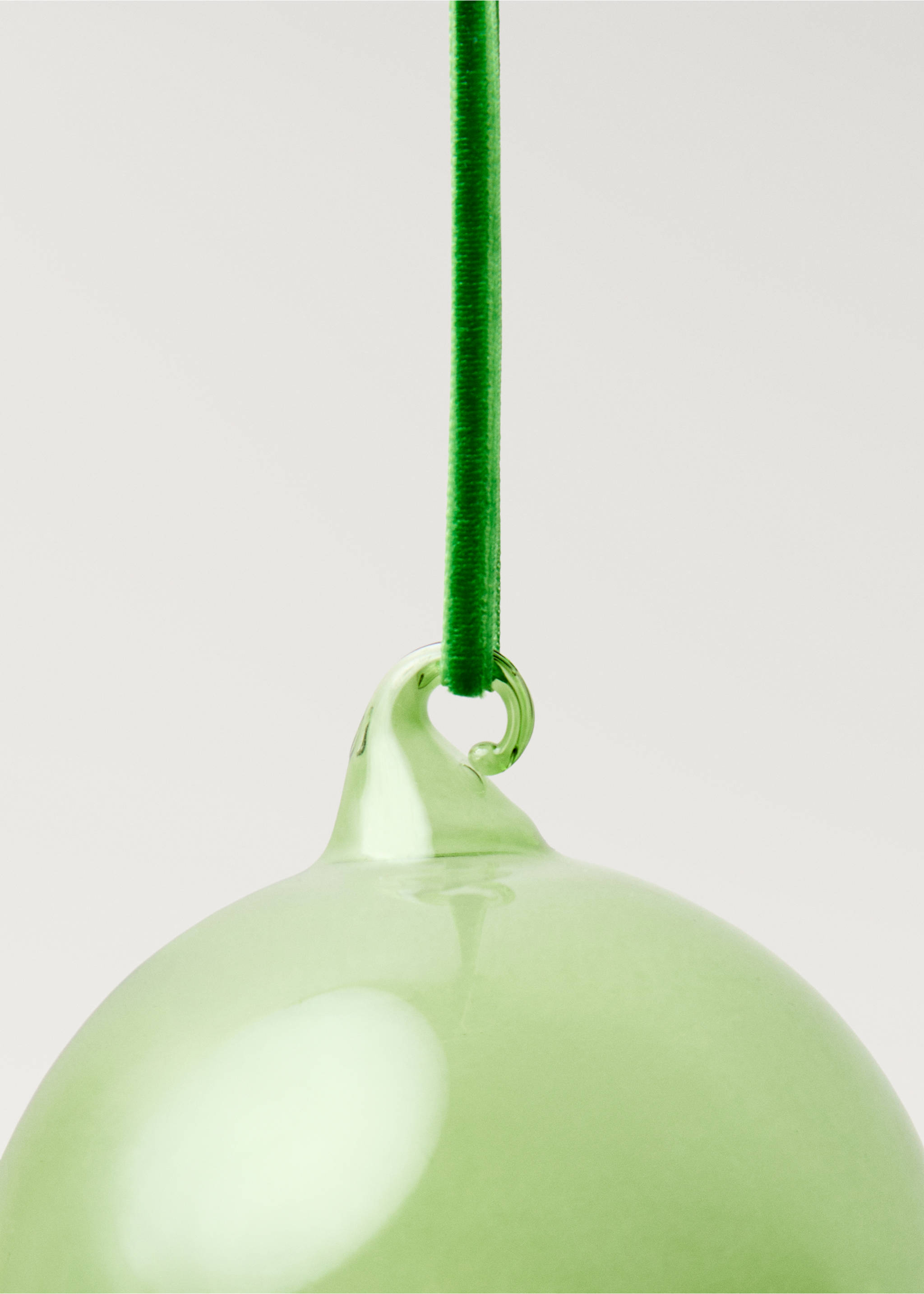 Christmas tree ball ornament - Details of the article 2, Green. Ref: 77049236-00.