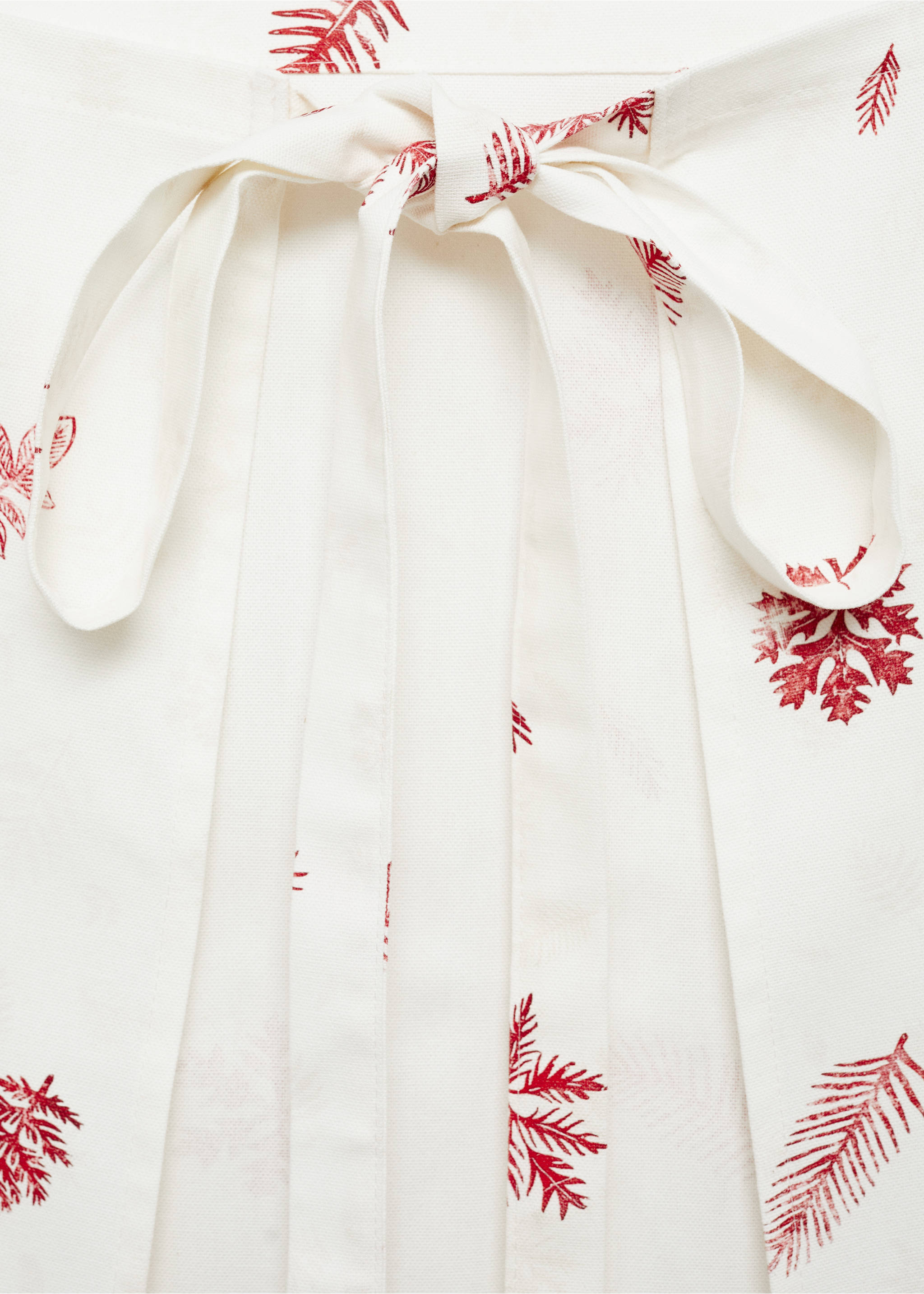 Apron with embroidered details - Details of the article 2, White. Ref: 77049238-00.