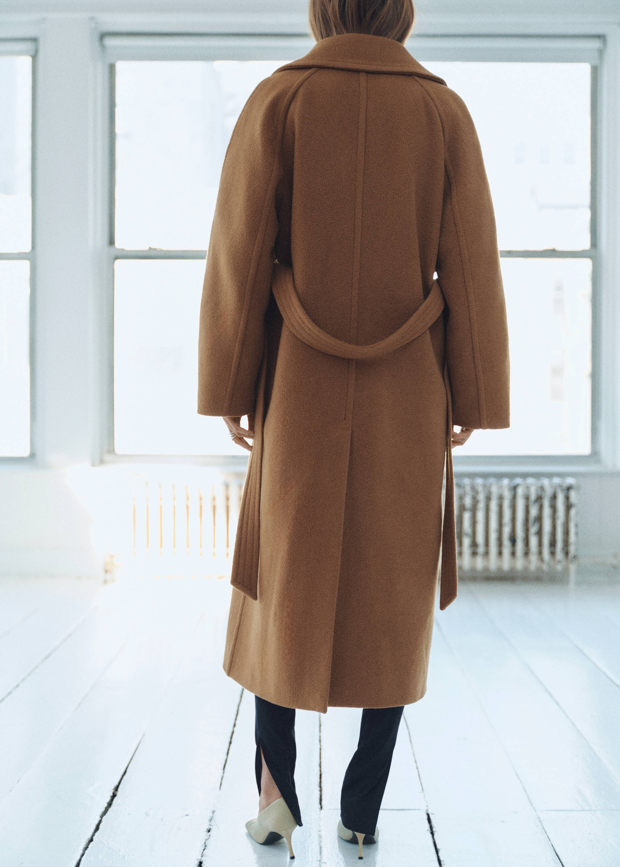 Abrigo lana cinturón - Reverso del artículo