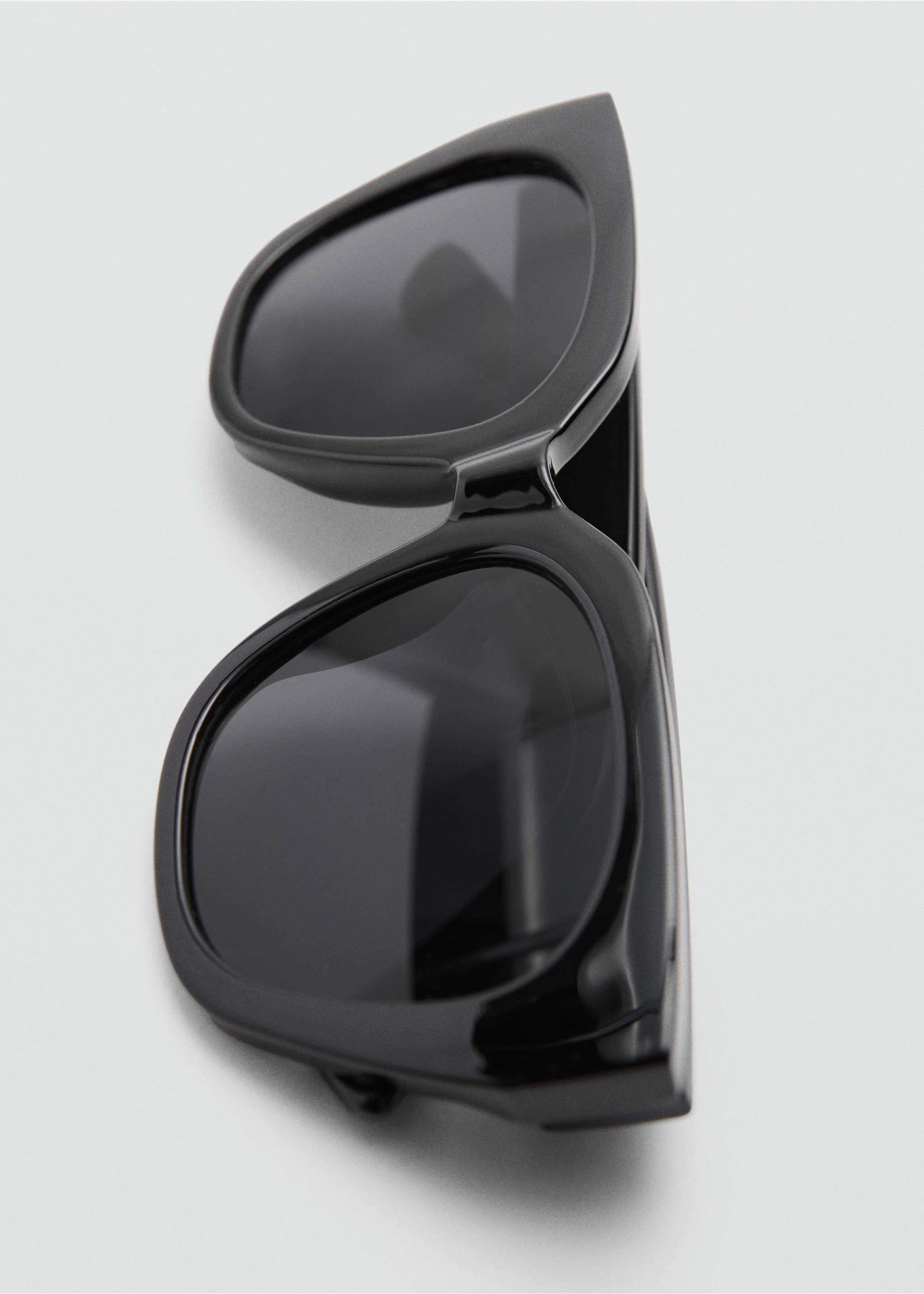 Squared frame sunglasses - Details of the article 2, Black. Ref: 77050228-00.