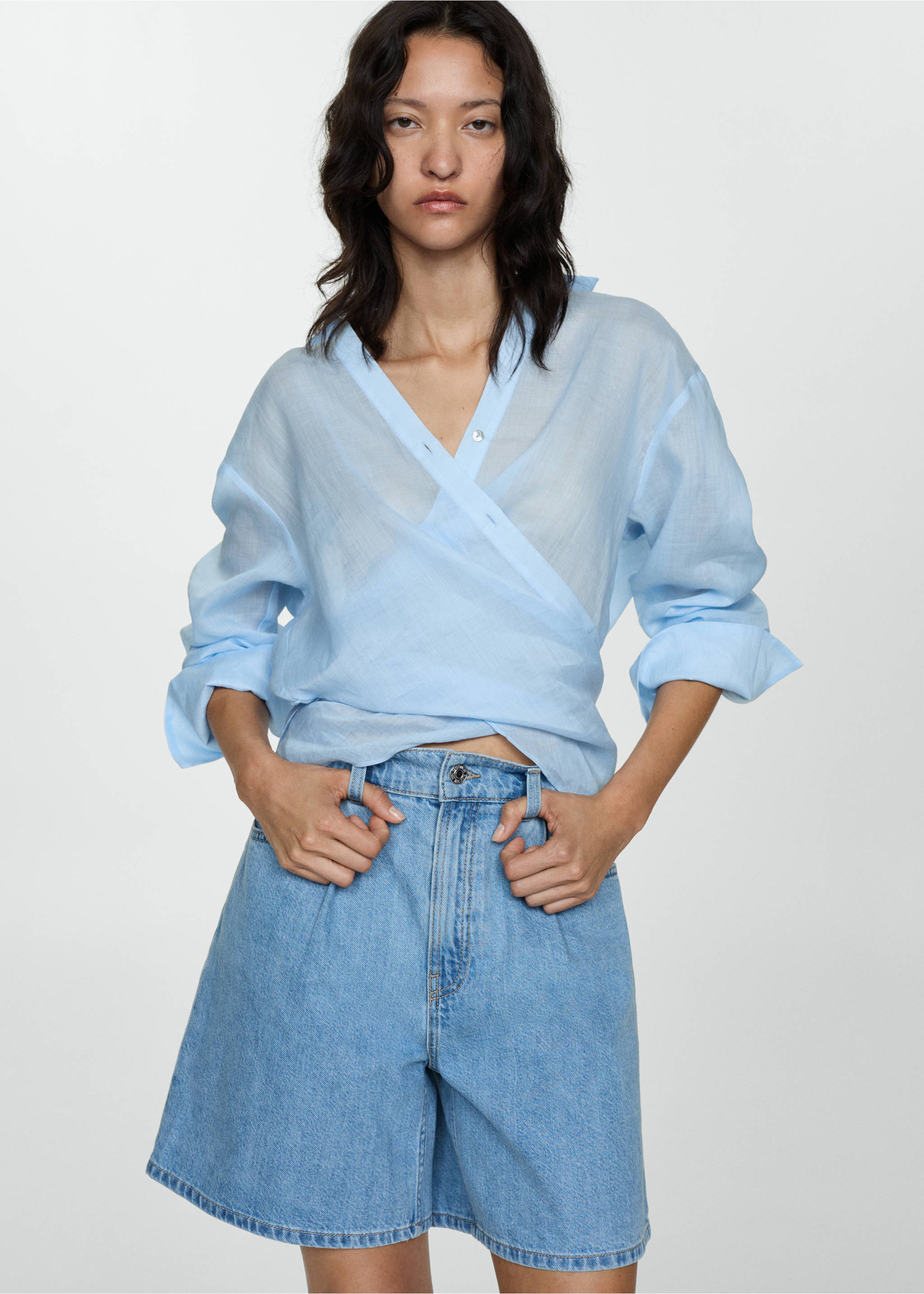 Denim shorts with pleats - Medium plane, Medium Blue. Ref: 77050253-00.