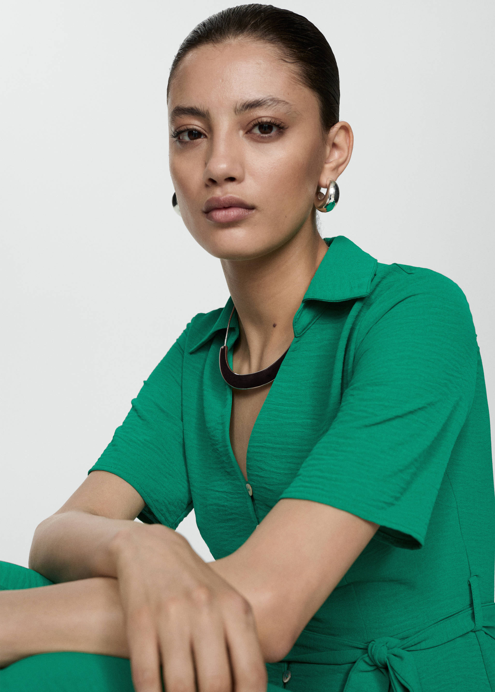 Vestido camisero lazo - Plano medio