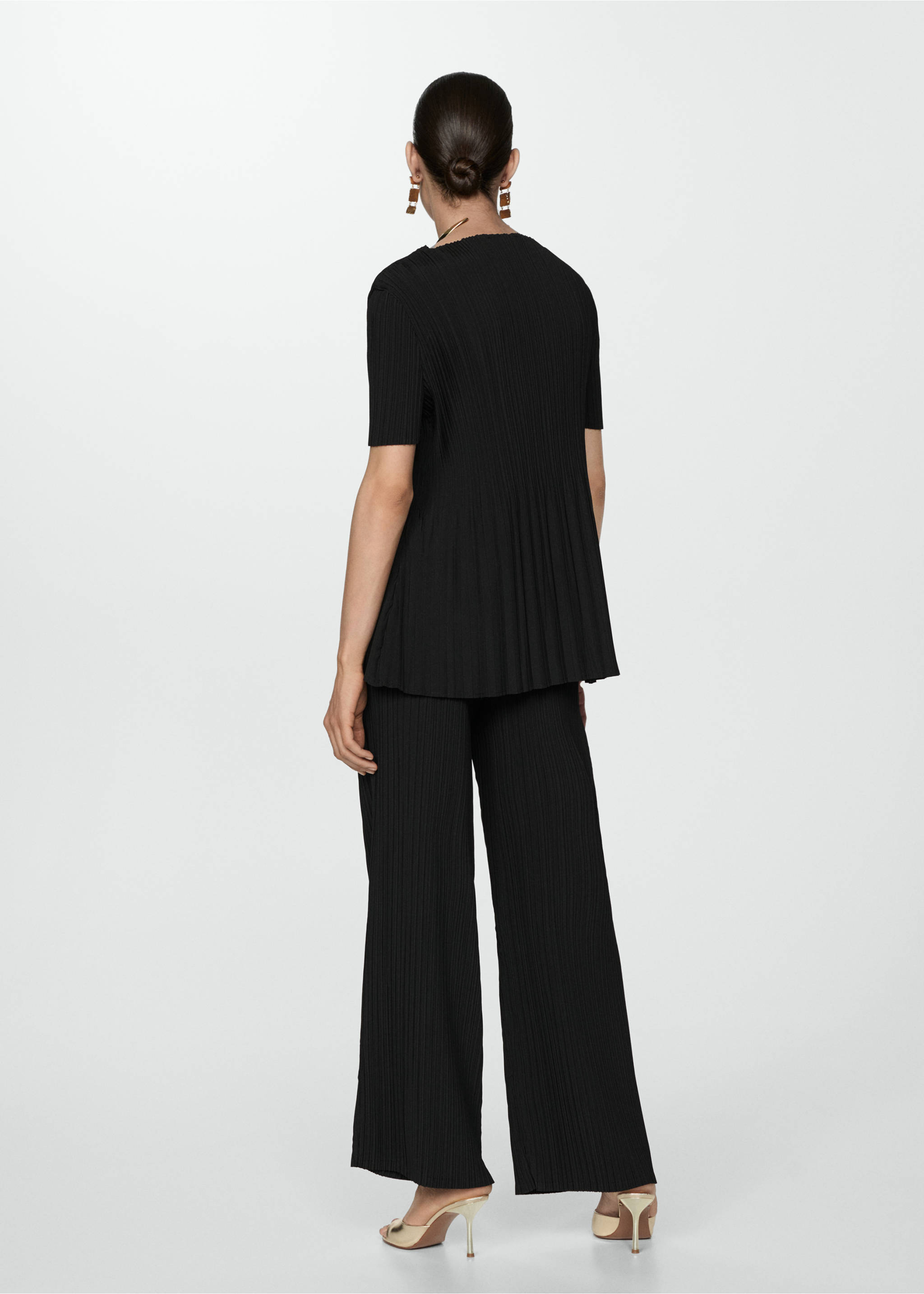 Pantalon plissé fluide - Verso de l’article, Noir. Ref: 77050266-00.
