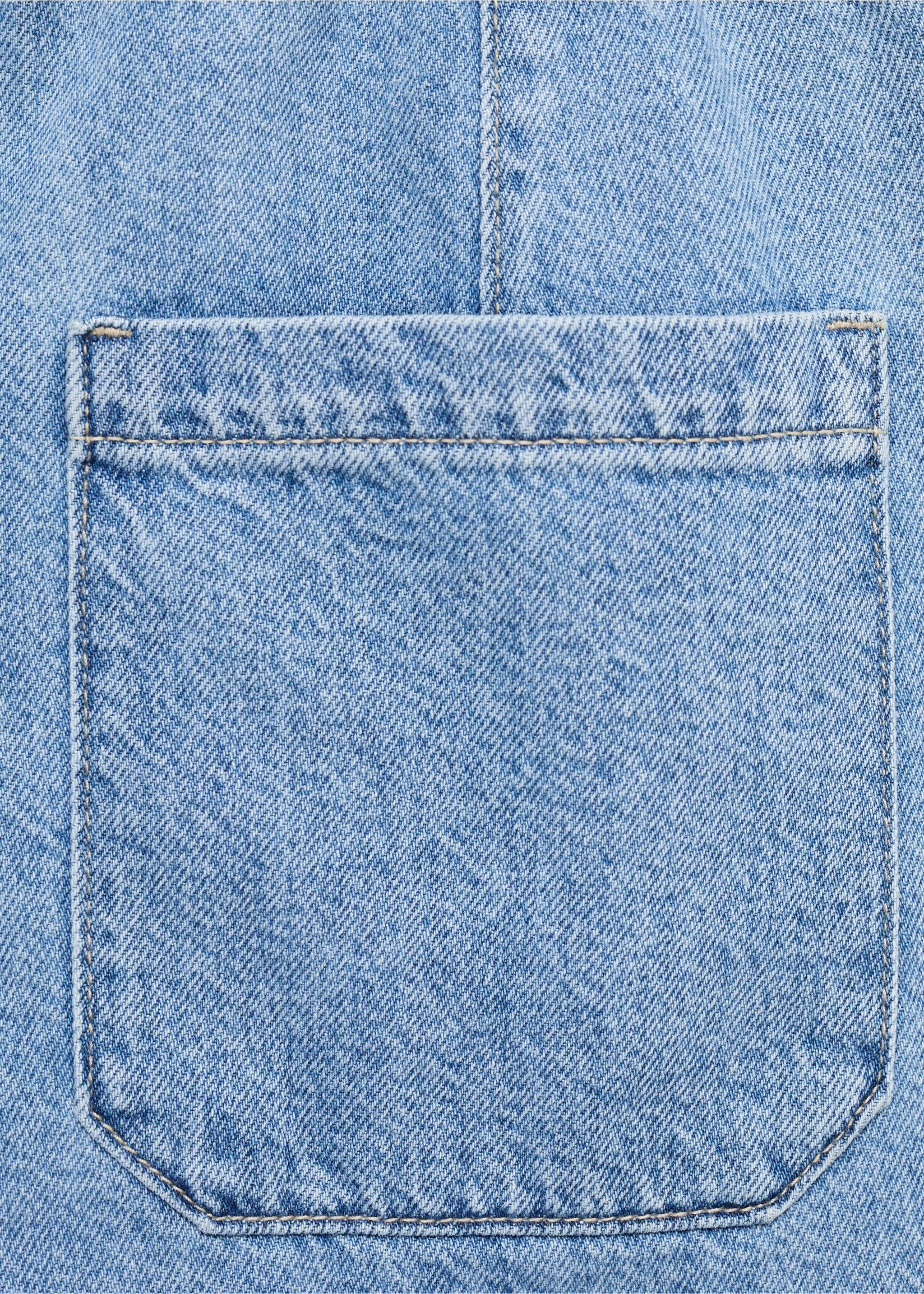 Jeans-Shorts mit Gürtel - Detail des Artikels 0, Mittelblau. Ref: 77050275-00.