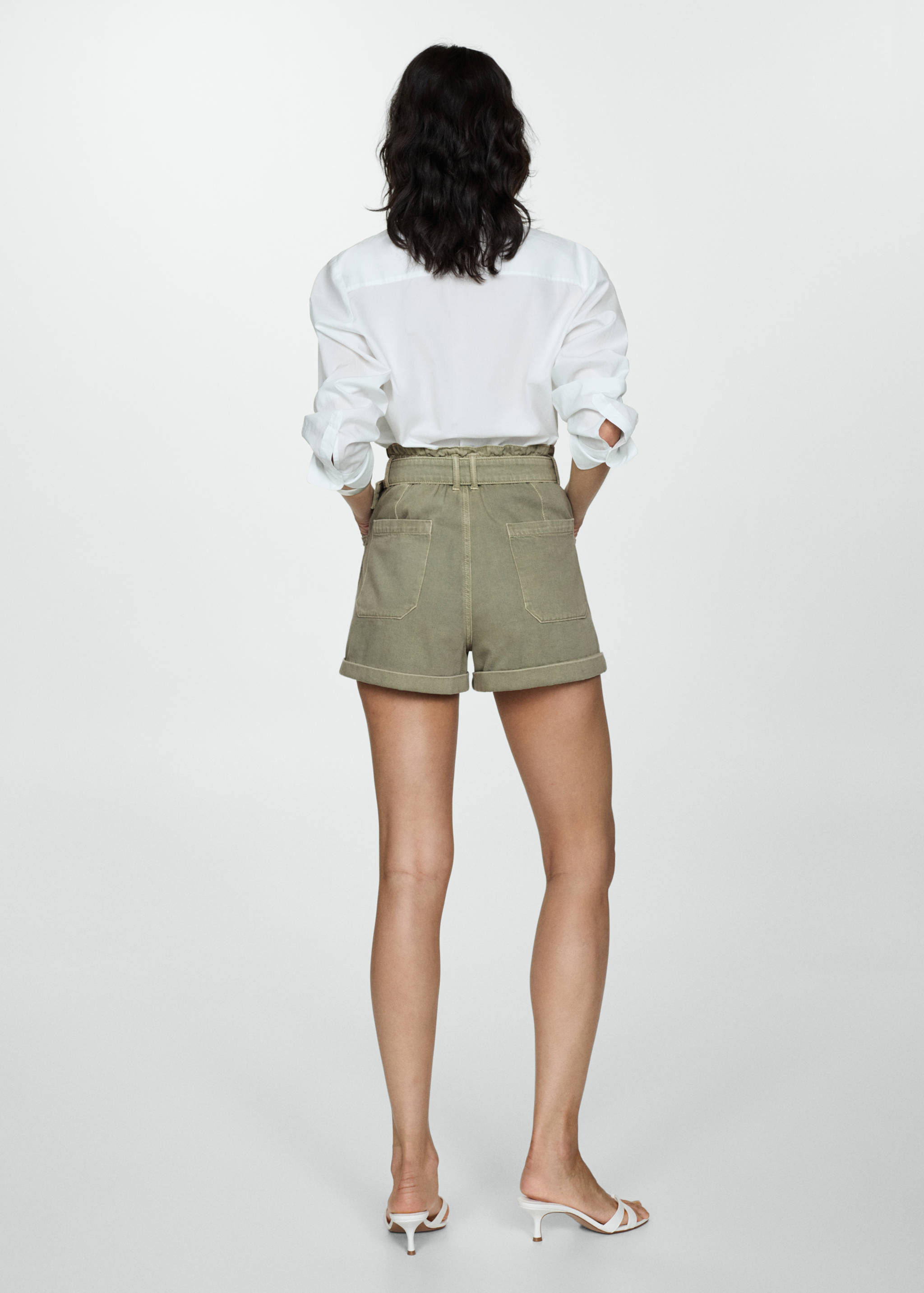 Denim shorts with belt - Reverse of the article