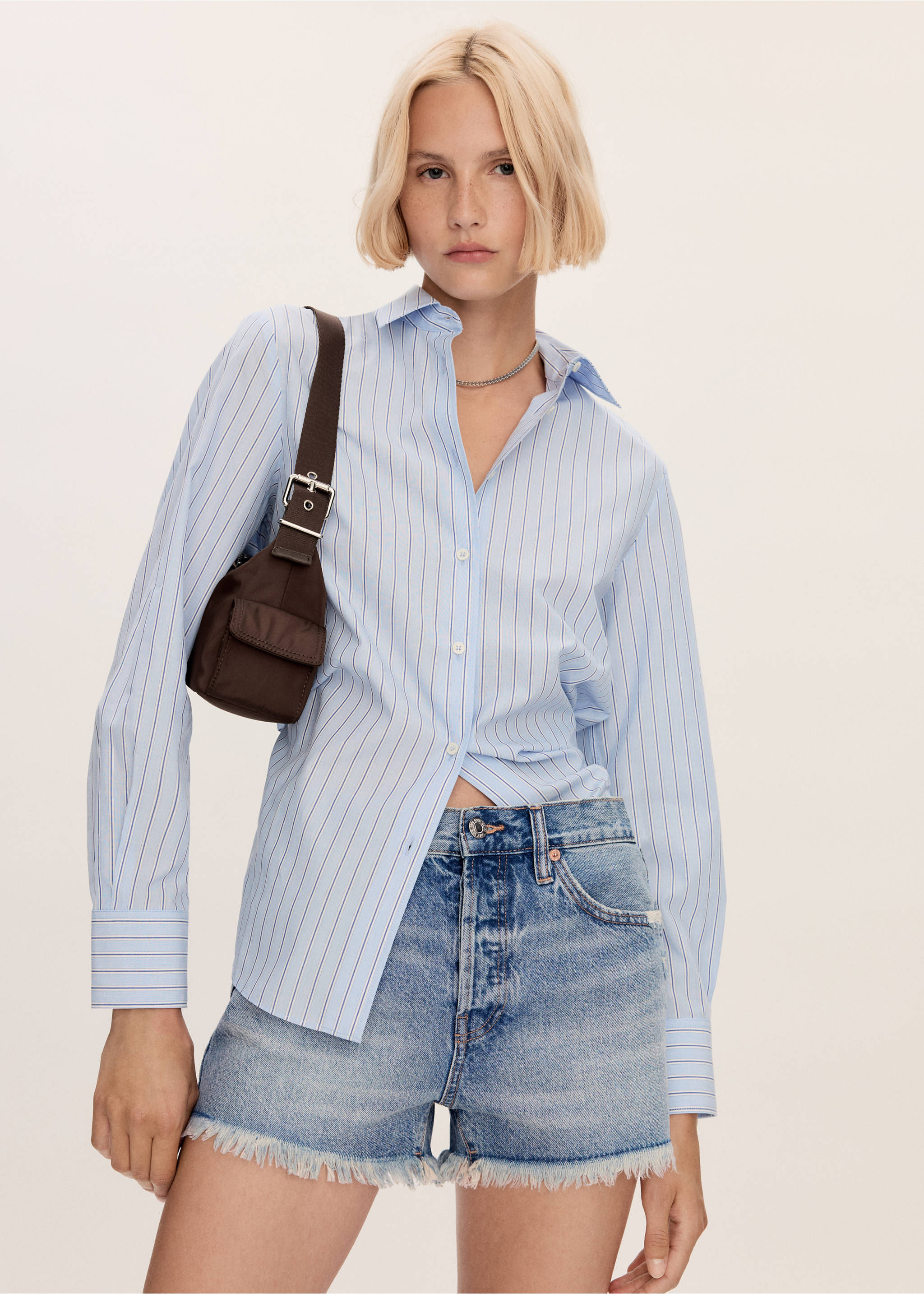 Denim shorts with frayed hem - Medium plane, Medium Blue. Ref: 77050284-00.