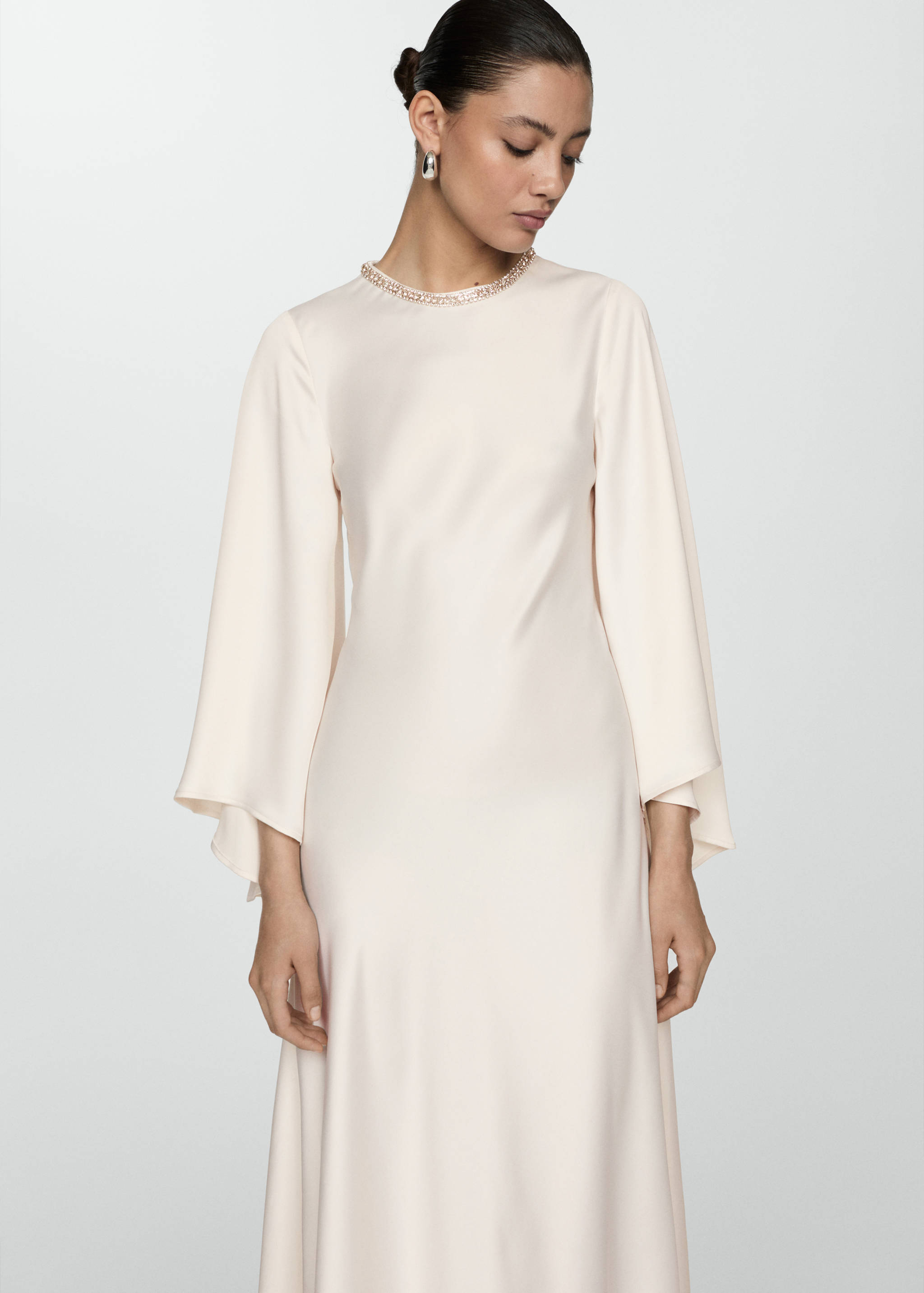 Flared-sleeve satin dress - Medium plane