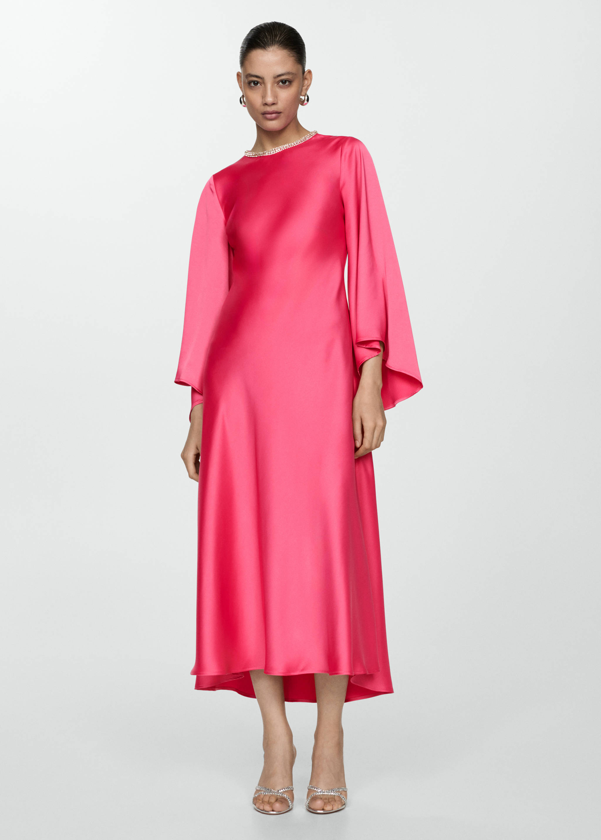 Flared-sleeve satin dress - General plane