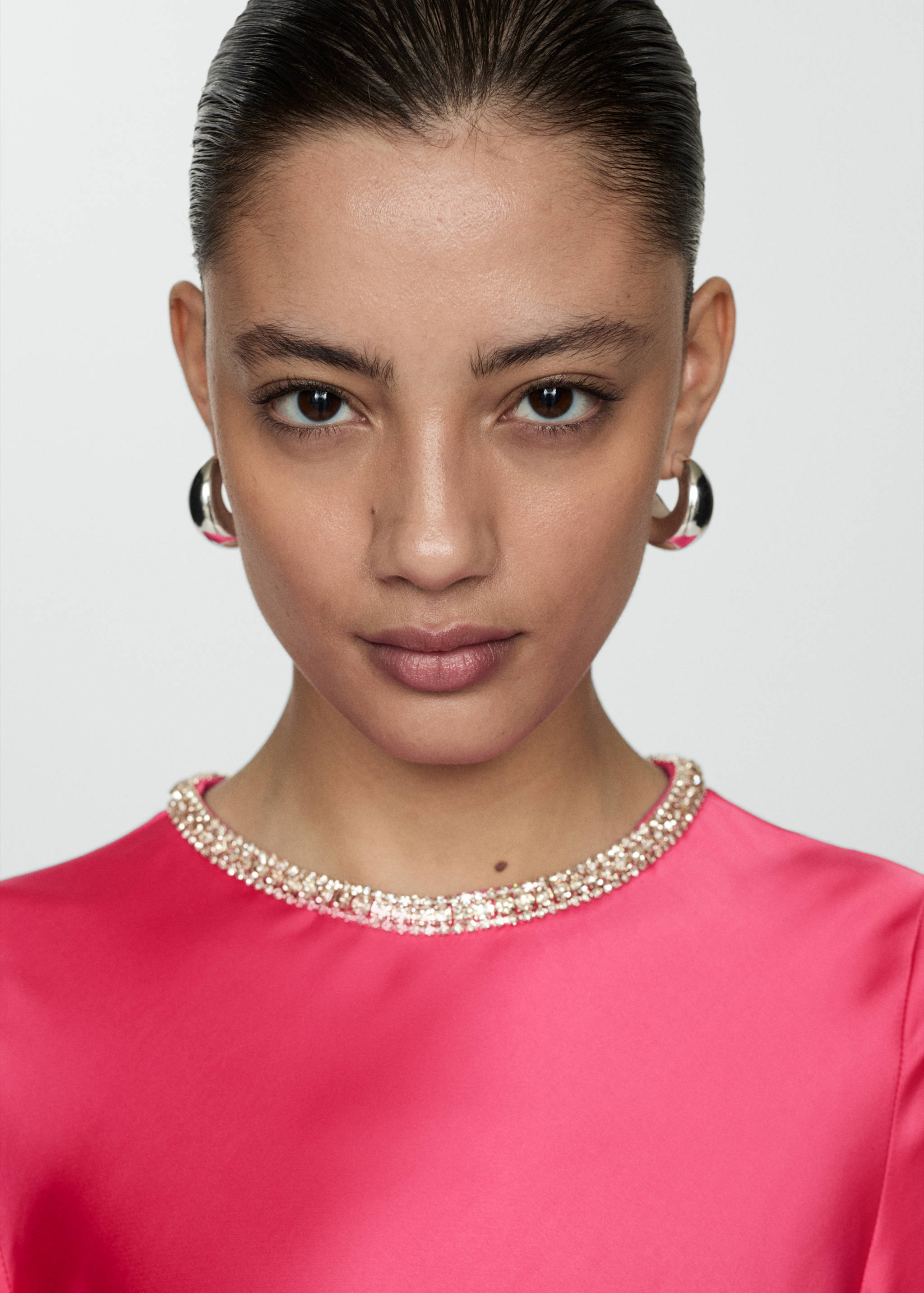 Flared-sleeve satin dress - Details of the article 1