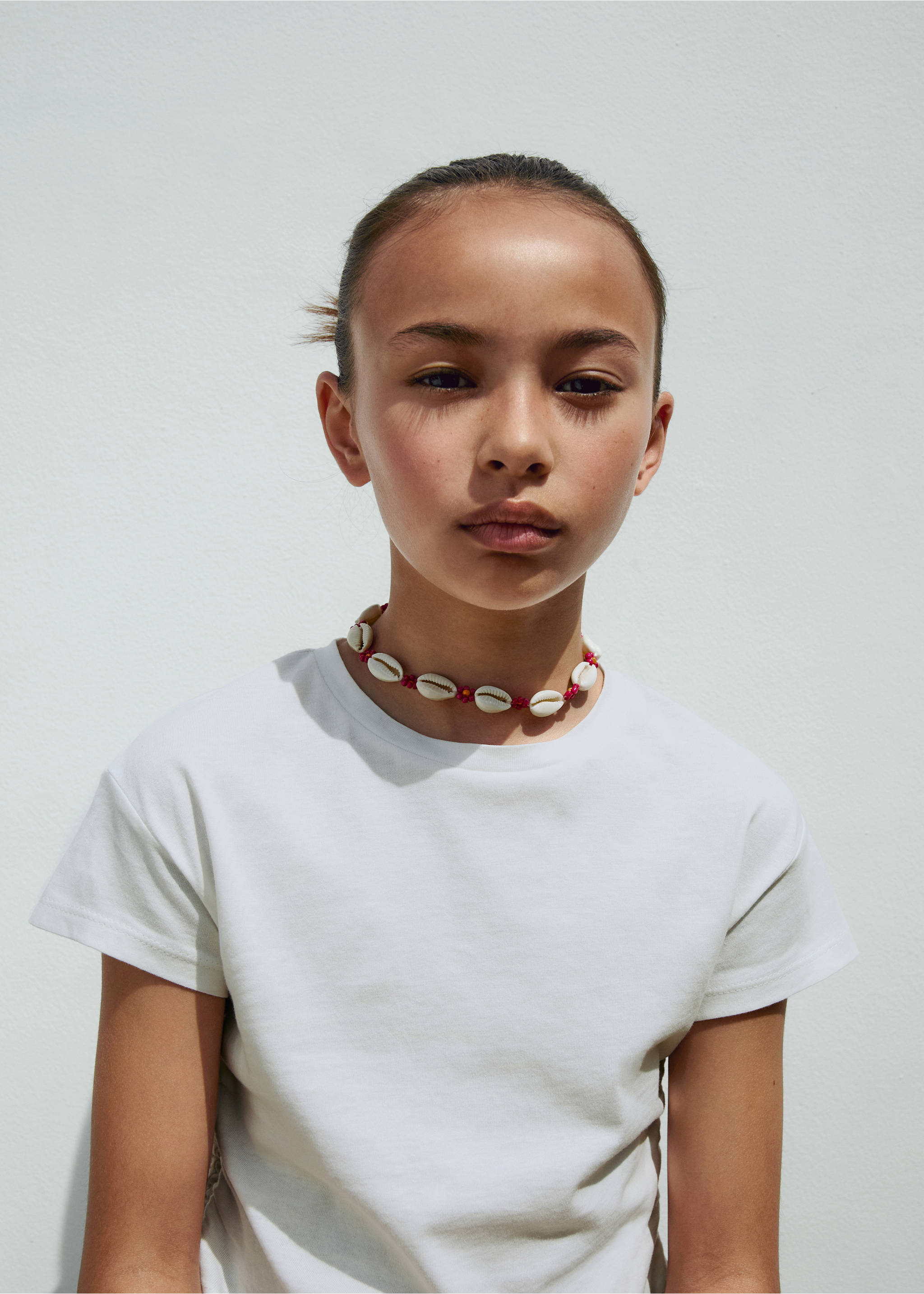 Muschelverzierte Choker-Halskette - Detail des Artikels 5, Sandfarben. Ref: 77050295-00.