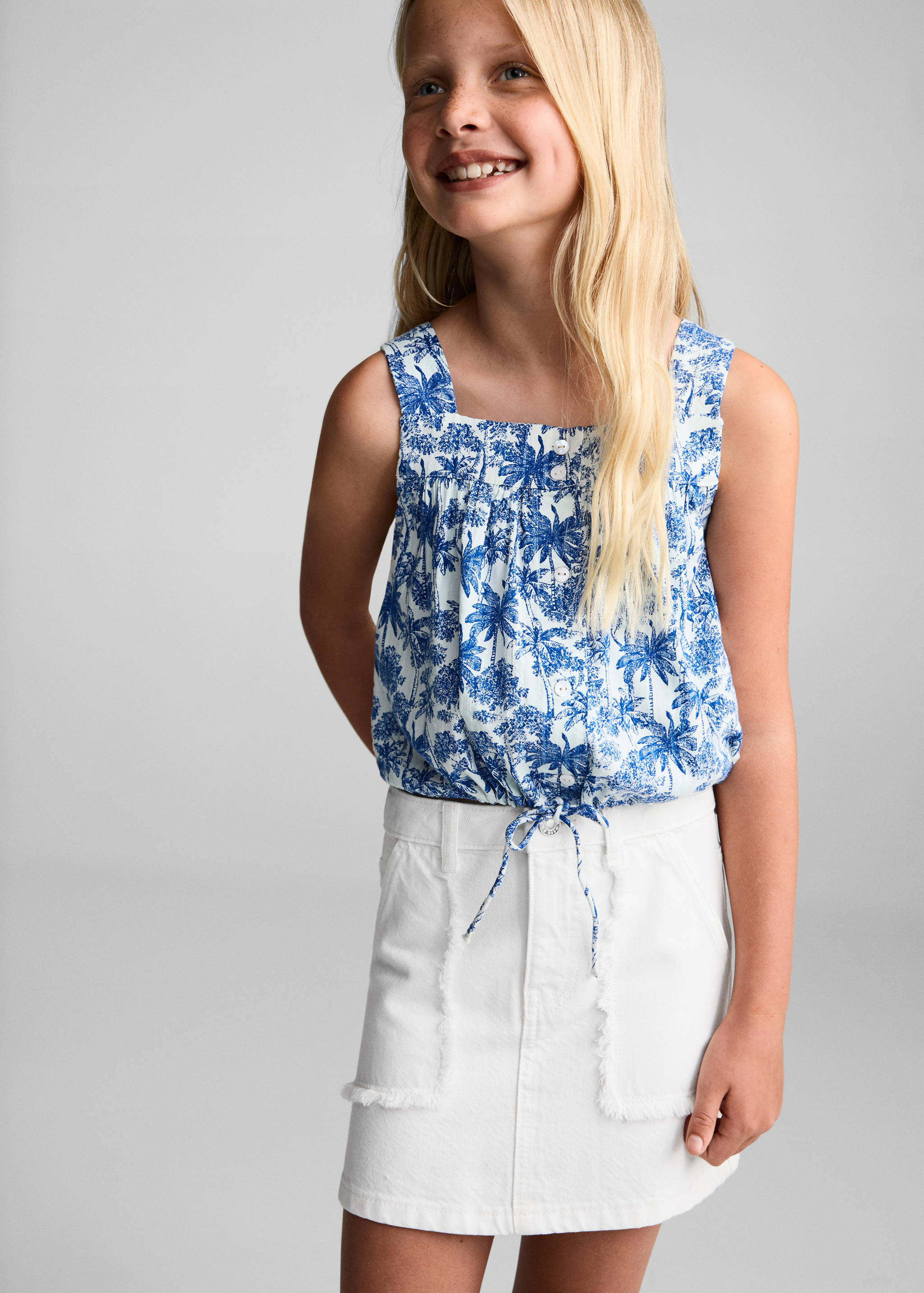 Denim skirt with frayed ends - Details of the article 1