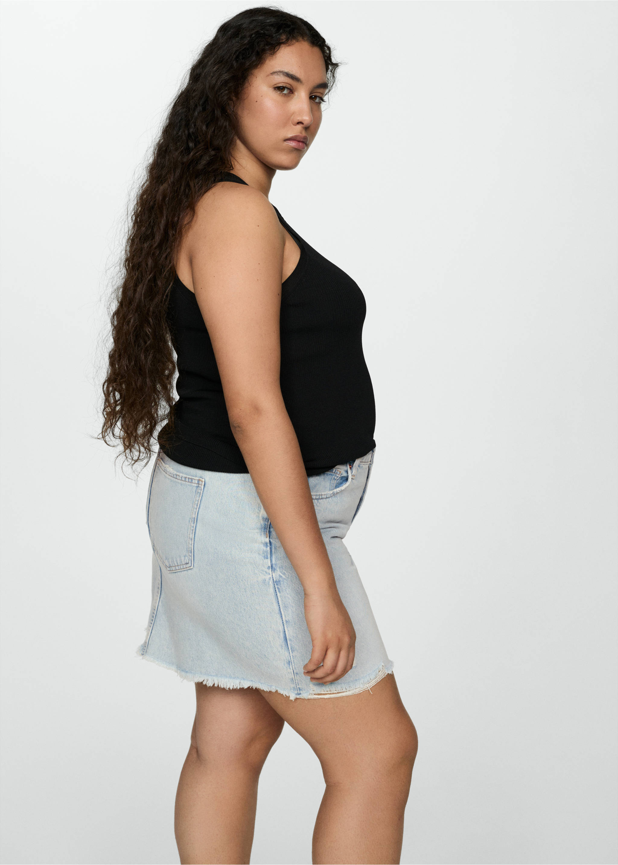 Denim minirok met gerafelde zoom - Detail van het artikel 5, Lichtblauw. Ref: 77050364-00.