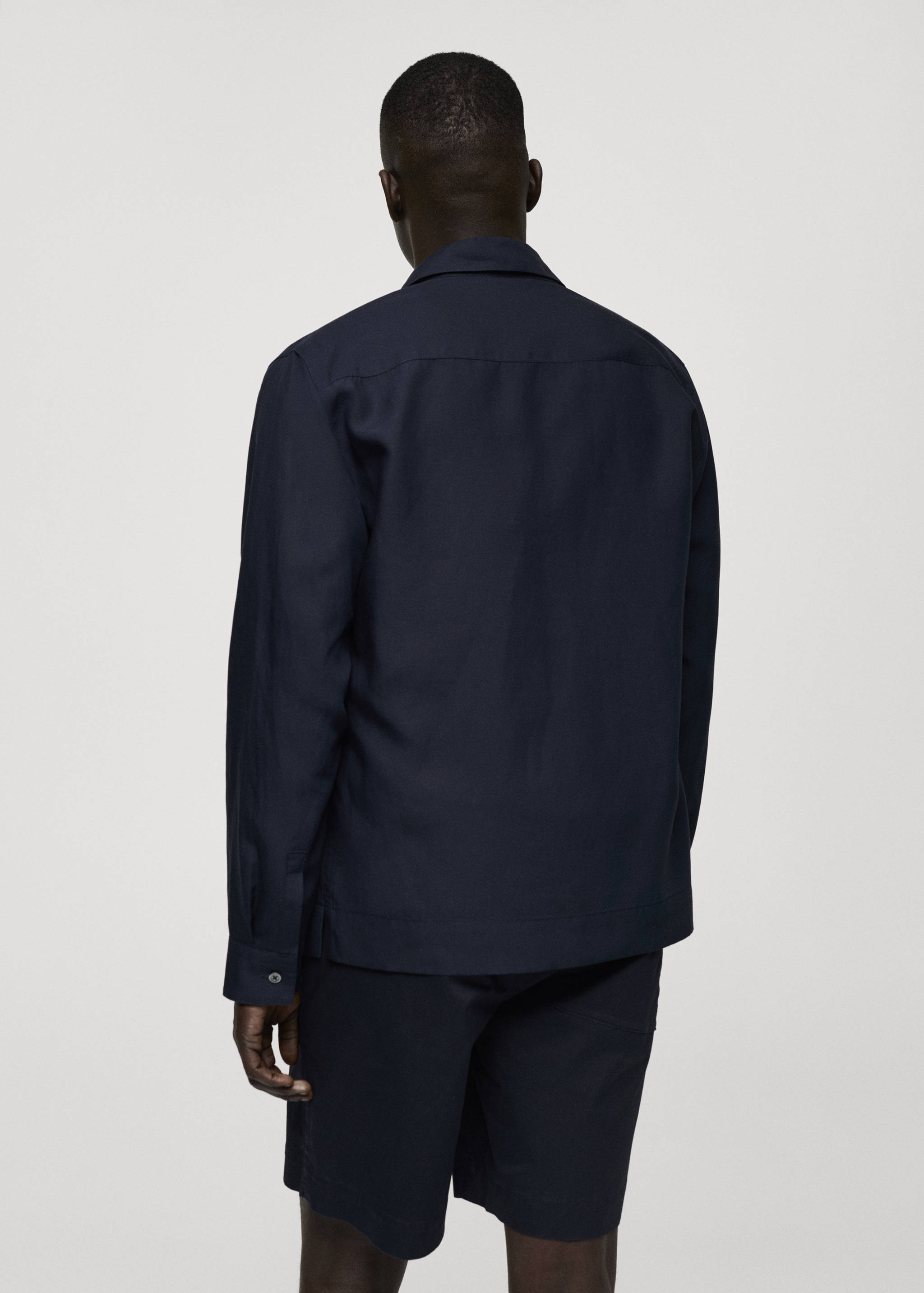 Tencel-linen overshirt with pockets - Reverse of the article