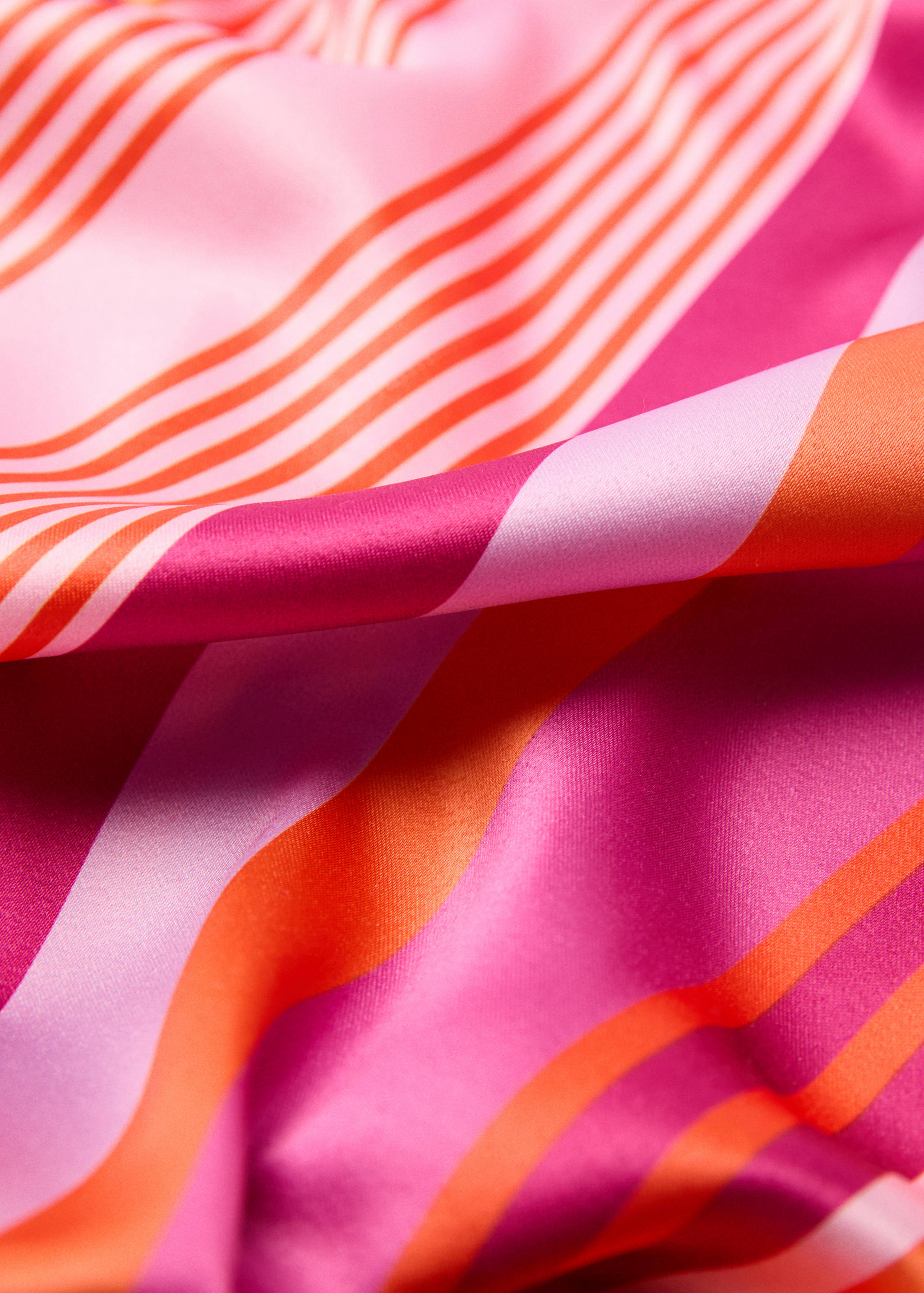 Gemustertes Streifenhalstuch - Detail des Artikels 1