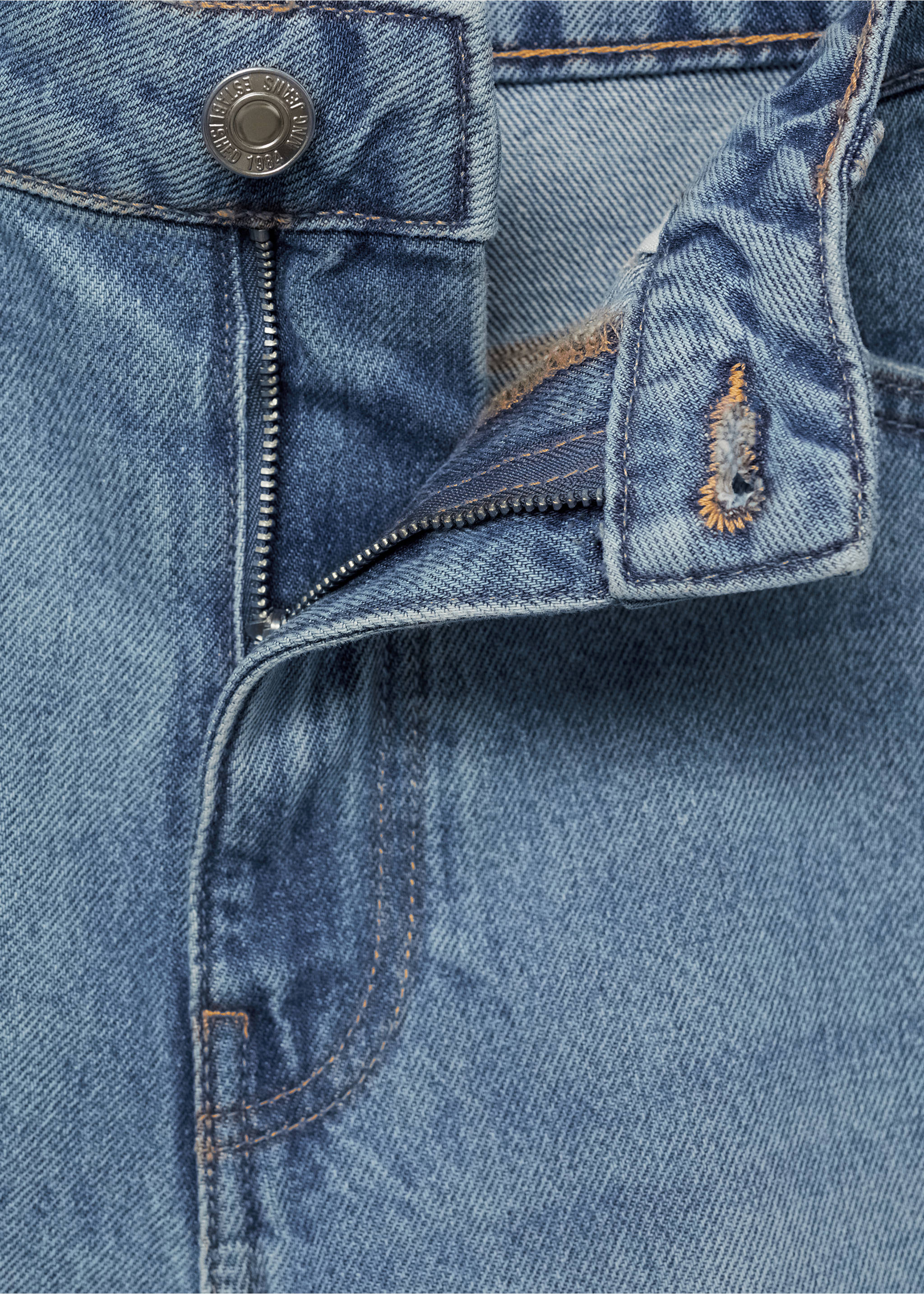 High-waisted mom-fit denim shorts - Details of the article 8, Medium Blue. Ref: 77050572-00.