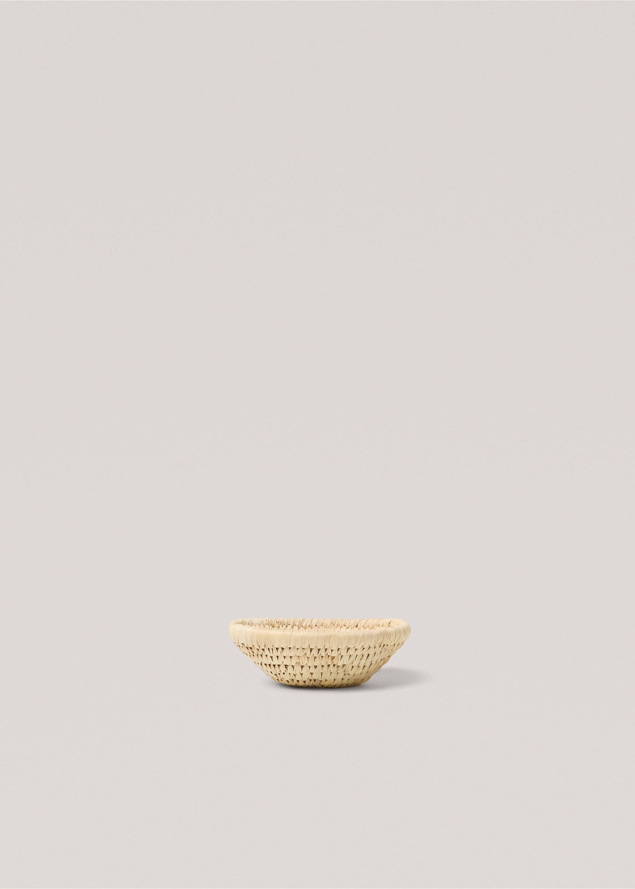 Round natural fibre tray - Article without model, Sand. Ref: 77050580-00.