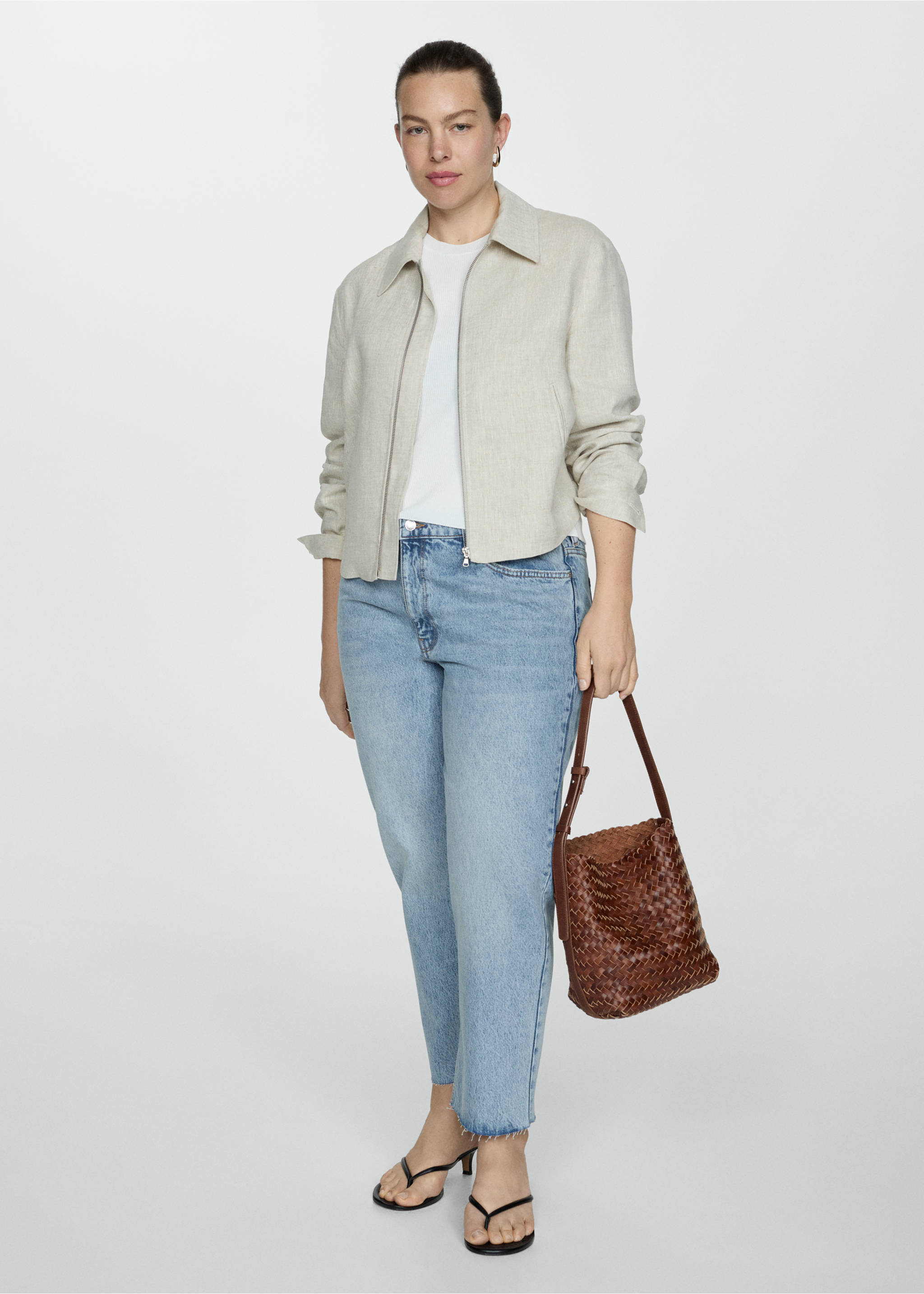 Blanca straight-fit cropped jeans - Details of the article 3, Medium Blue. Ref: 77050589-00.