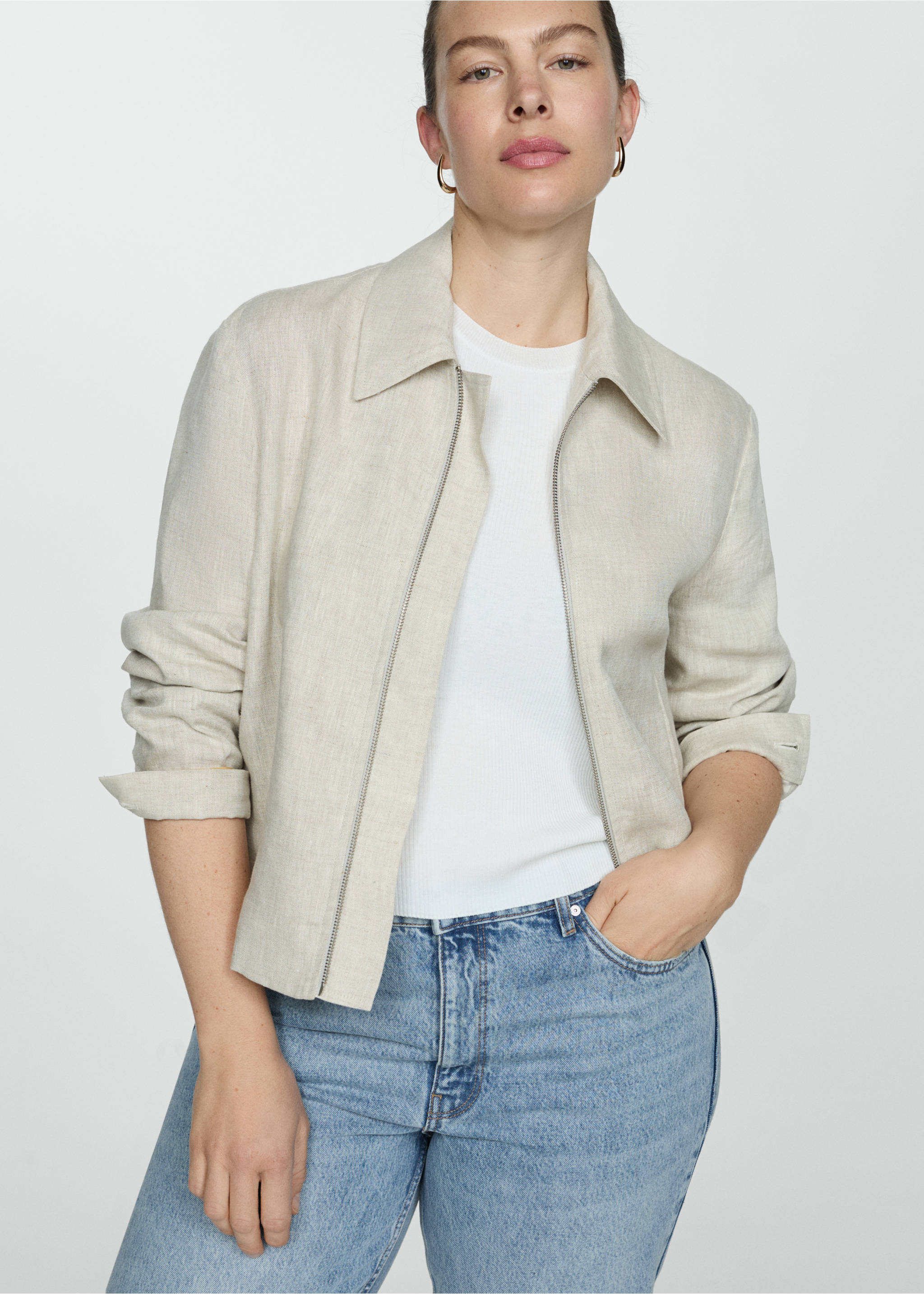 Blanca straight-fit cropped jeans - Details of the article 4, Medium Blue. Ref: 77050589-00.