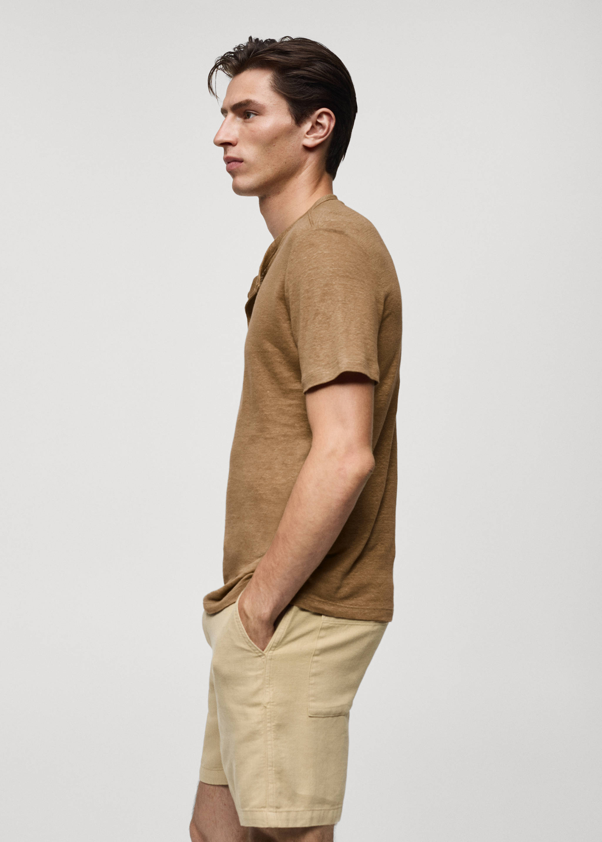 Slim-fit linen-blend t-shirt - Details of the article 2