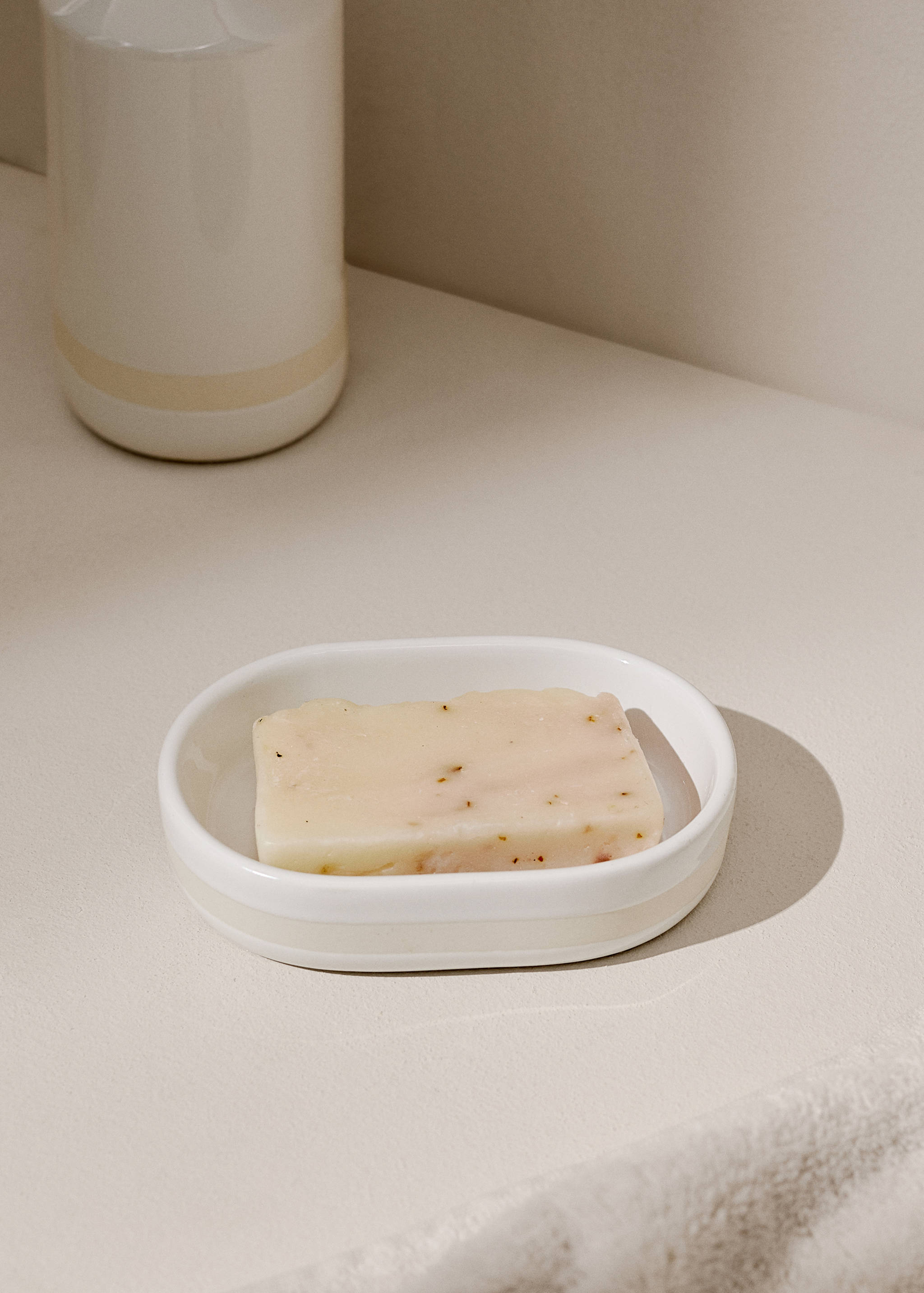 Stoneware soap holder - General plane