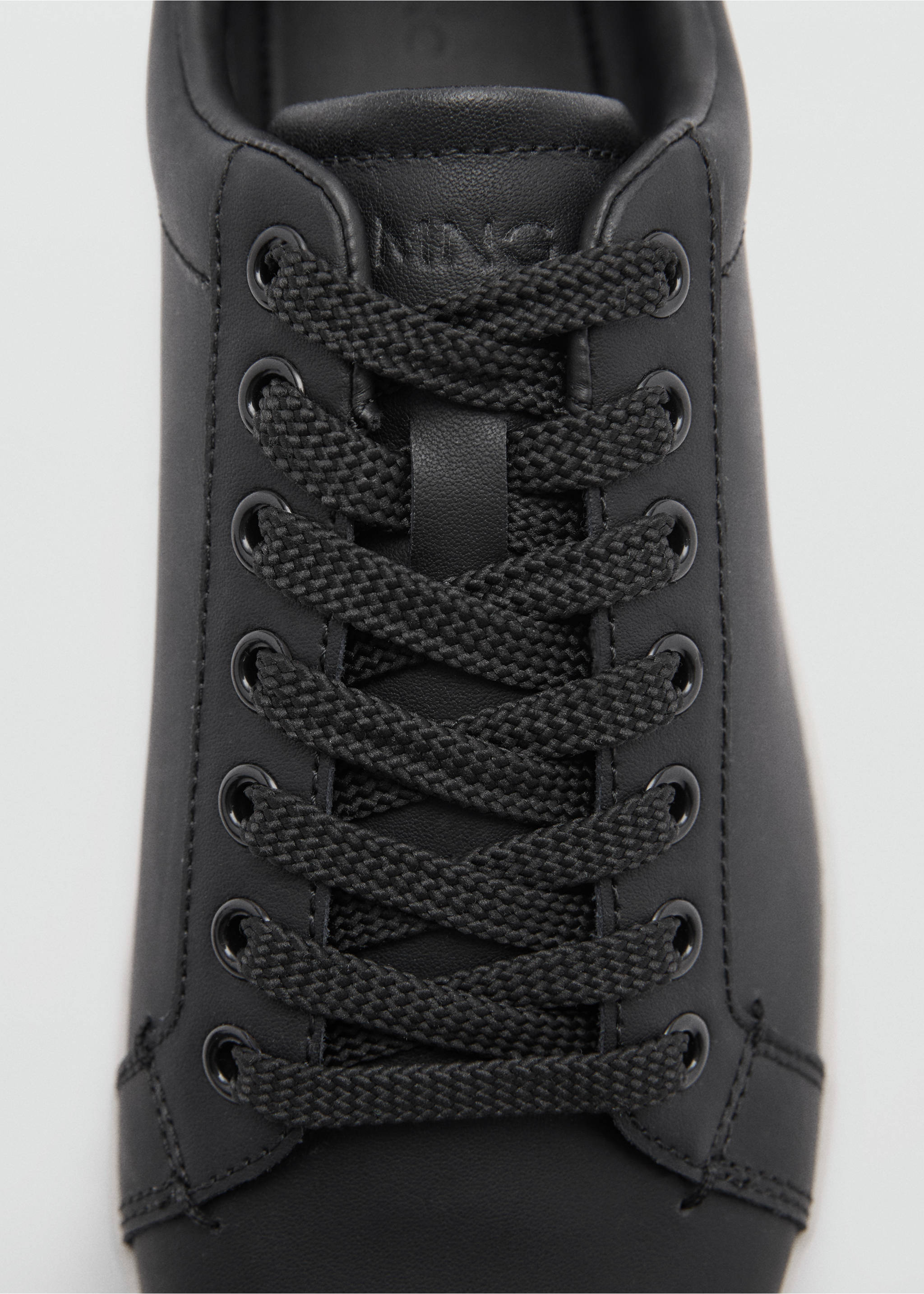 Contrast sole leather sport shoes - Details of the article 2, Black. Ref: 77050610-00.