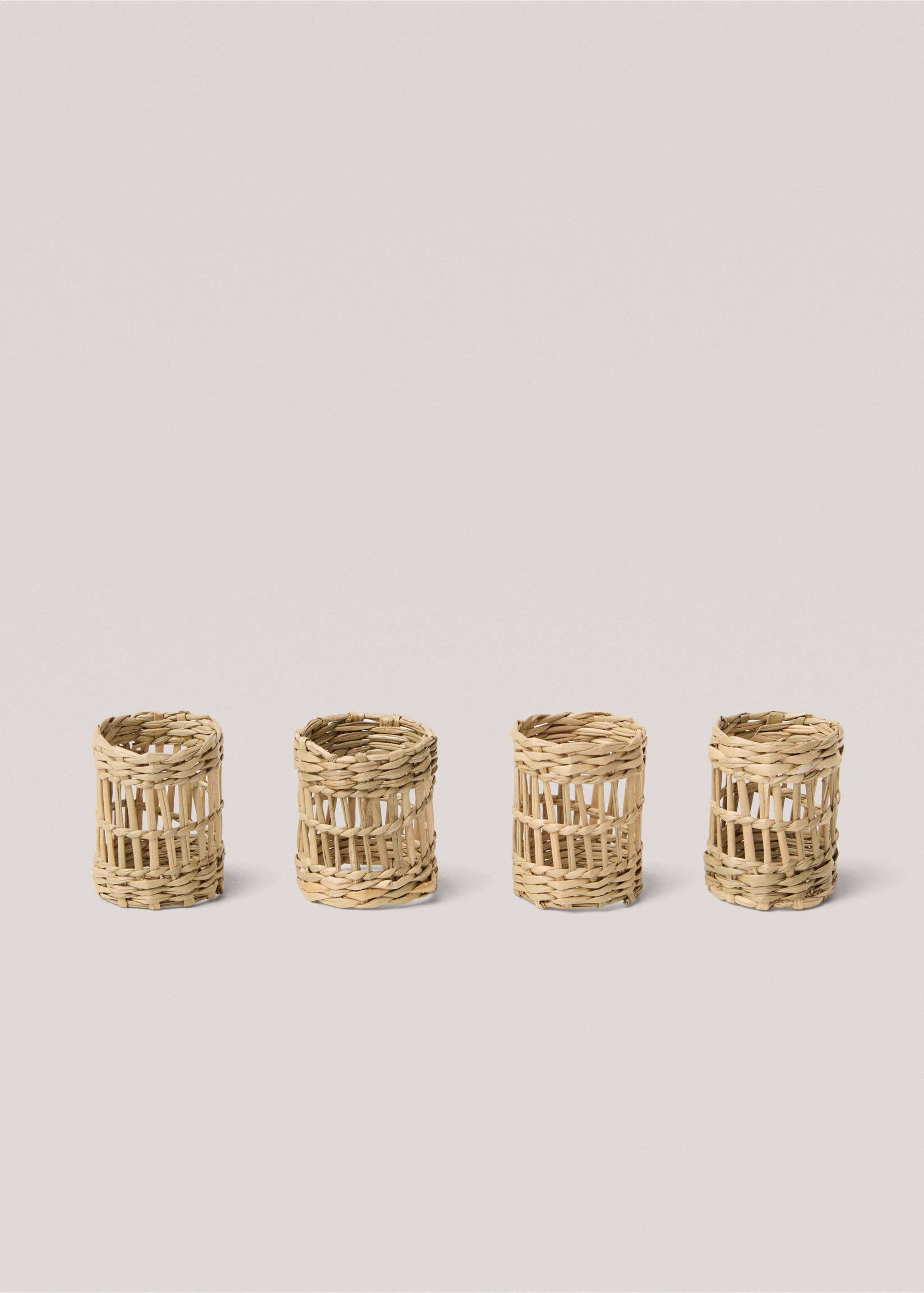 4er-Pack Servillettenringe aus Naturfasern 4 x 5 cm - Artikel ohne Model, Braun. Ref: 77050621-00.