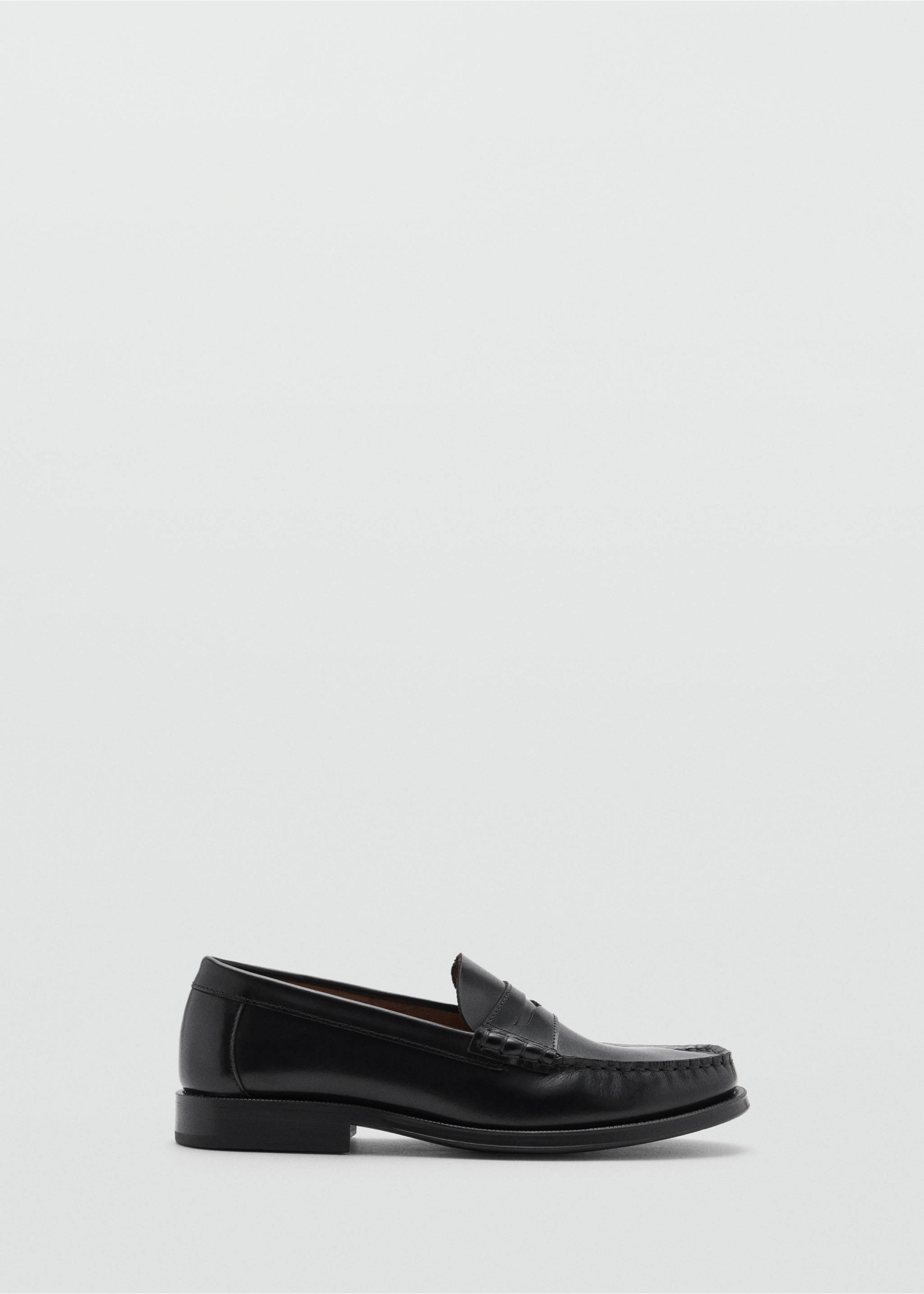 Aged-leather loafers - Article without model, Black. Ref: 77050624-00.