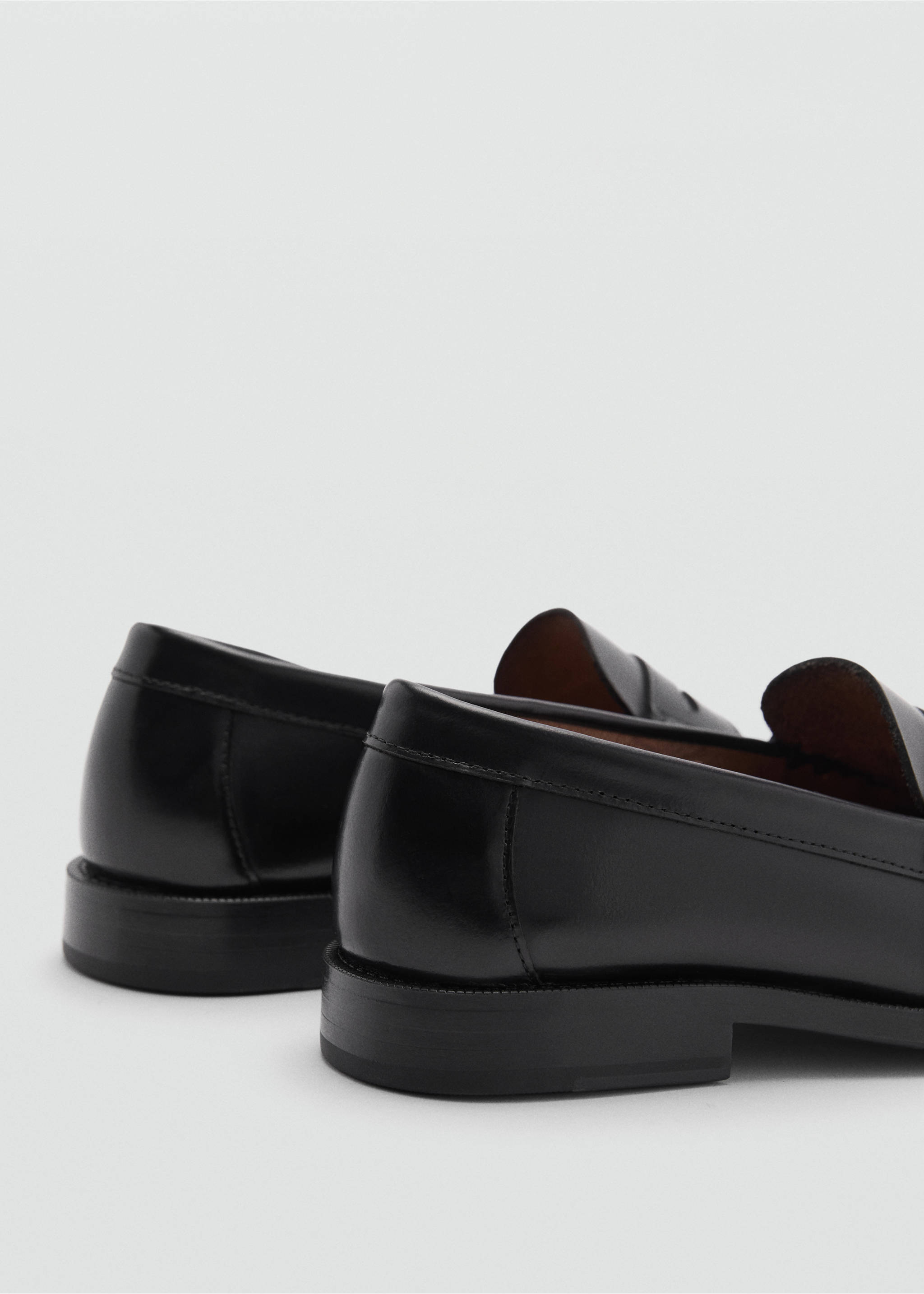 Aged-leather loafers - Details of the article 1, Black. Ref: 77050624-00.