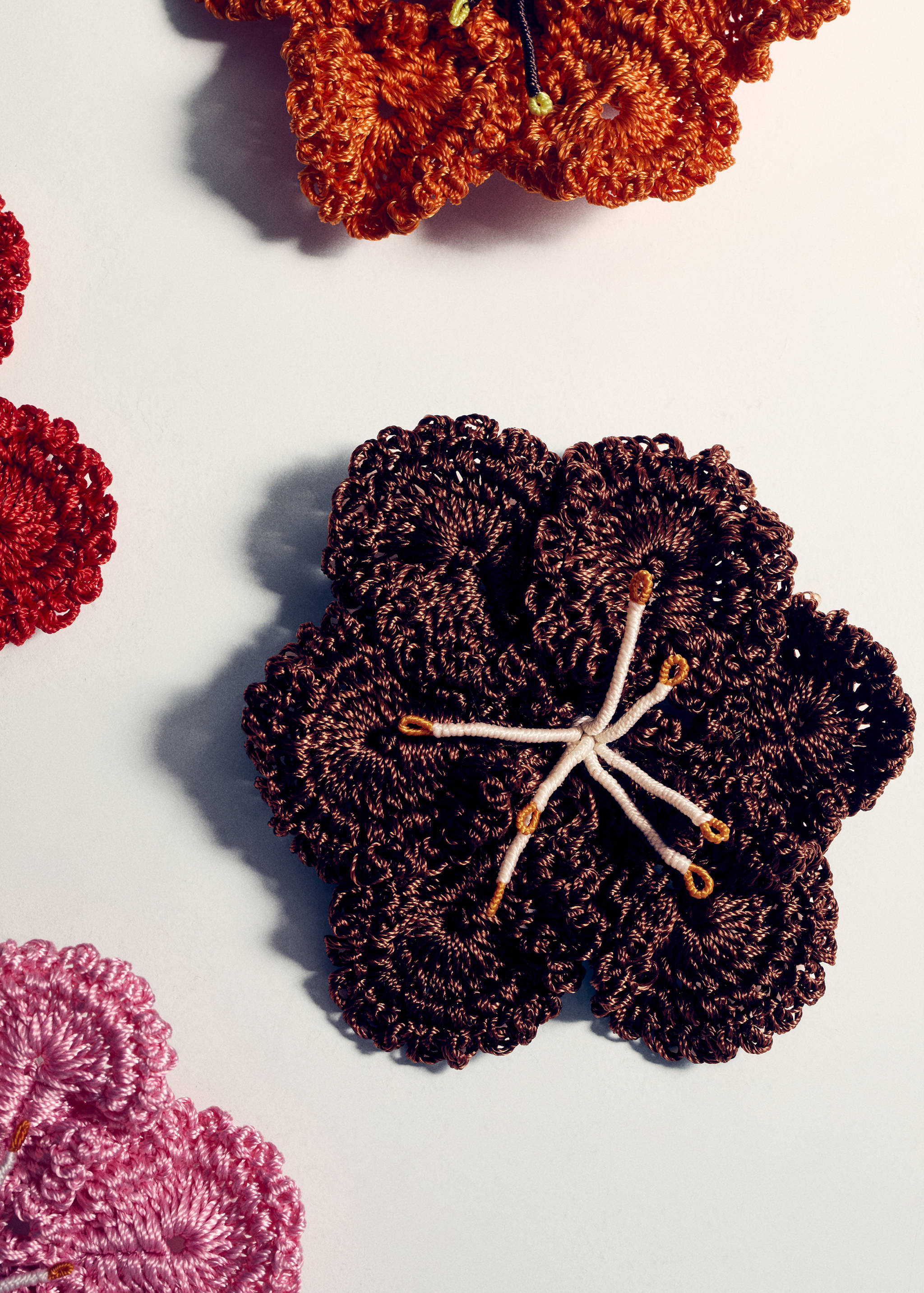 Crochet flower brooch - Details of the article 5