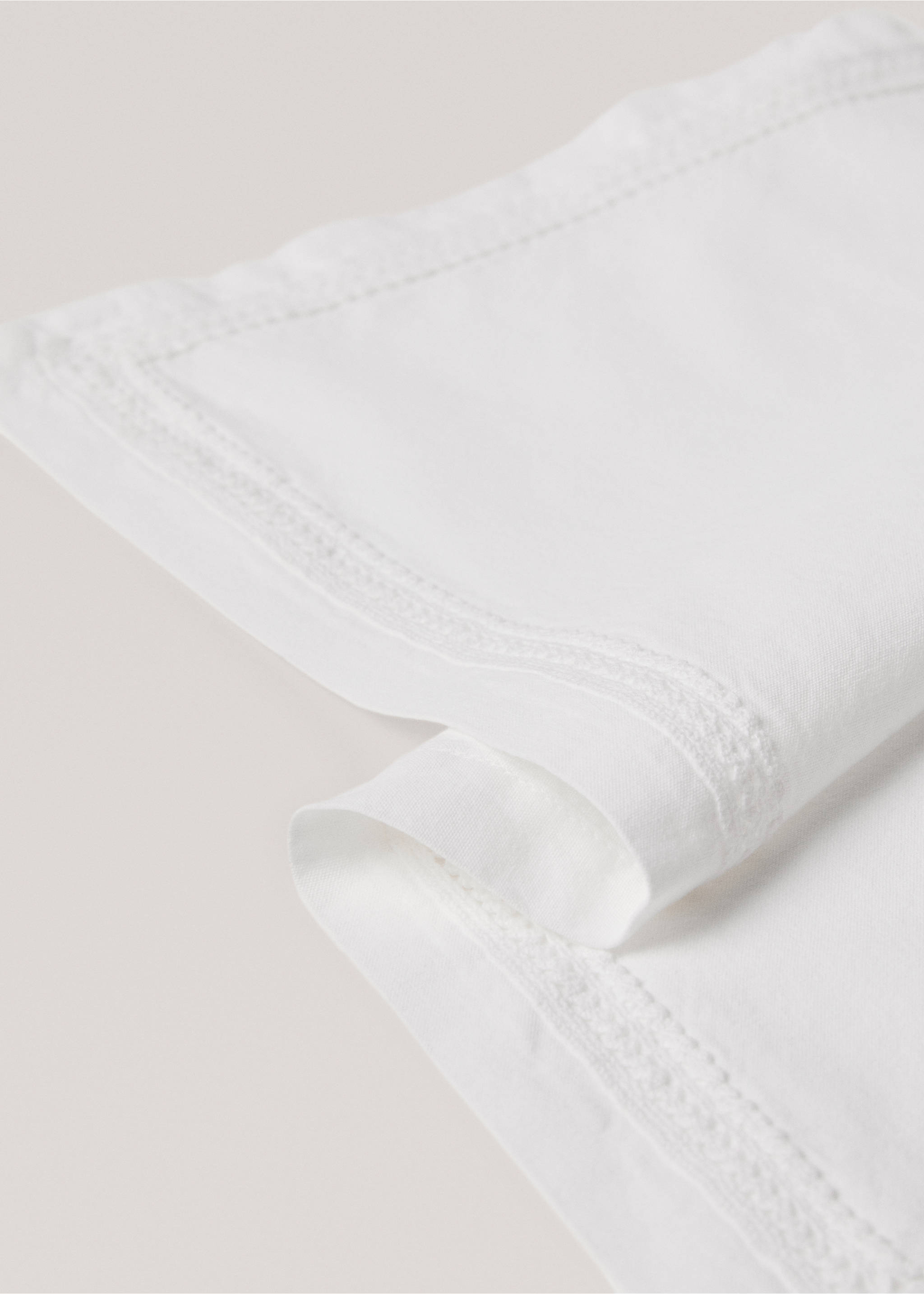 100% cotton lace placemat - Details of the article 1, Off White. Ref: 77050632-00.