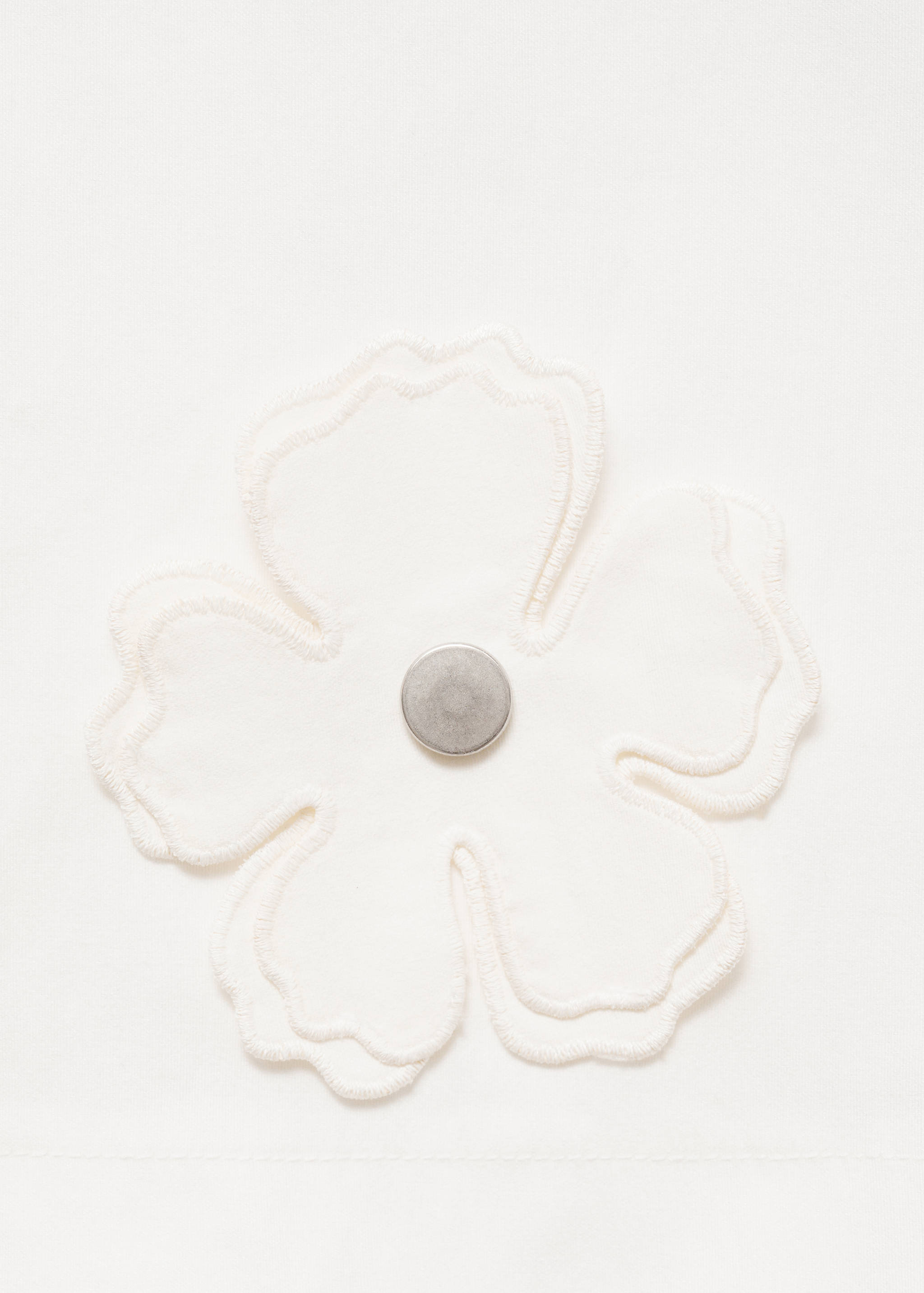 Capri trousers with decorative buttons - Details of the article 0