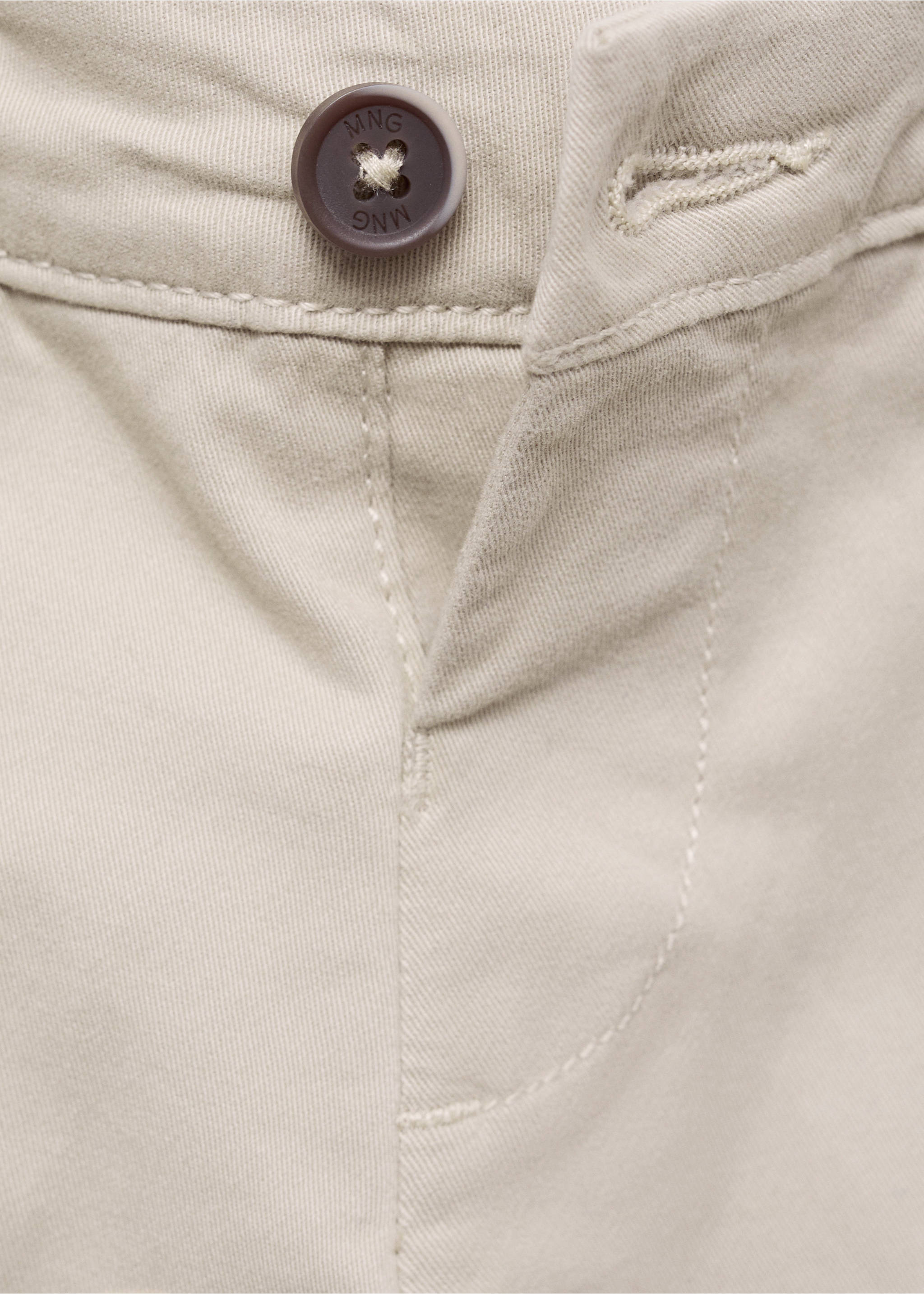 Cotton chinos - Details of the article 8, Ice Grey. Ref: 77051013-00.