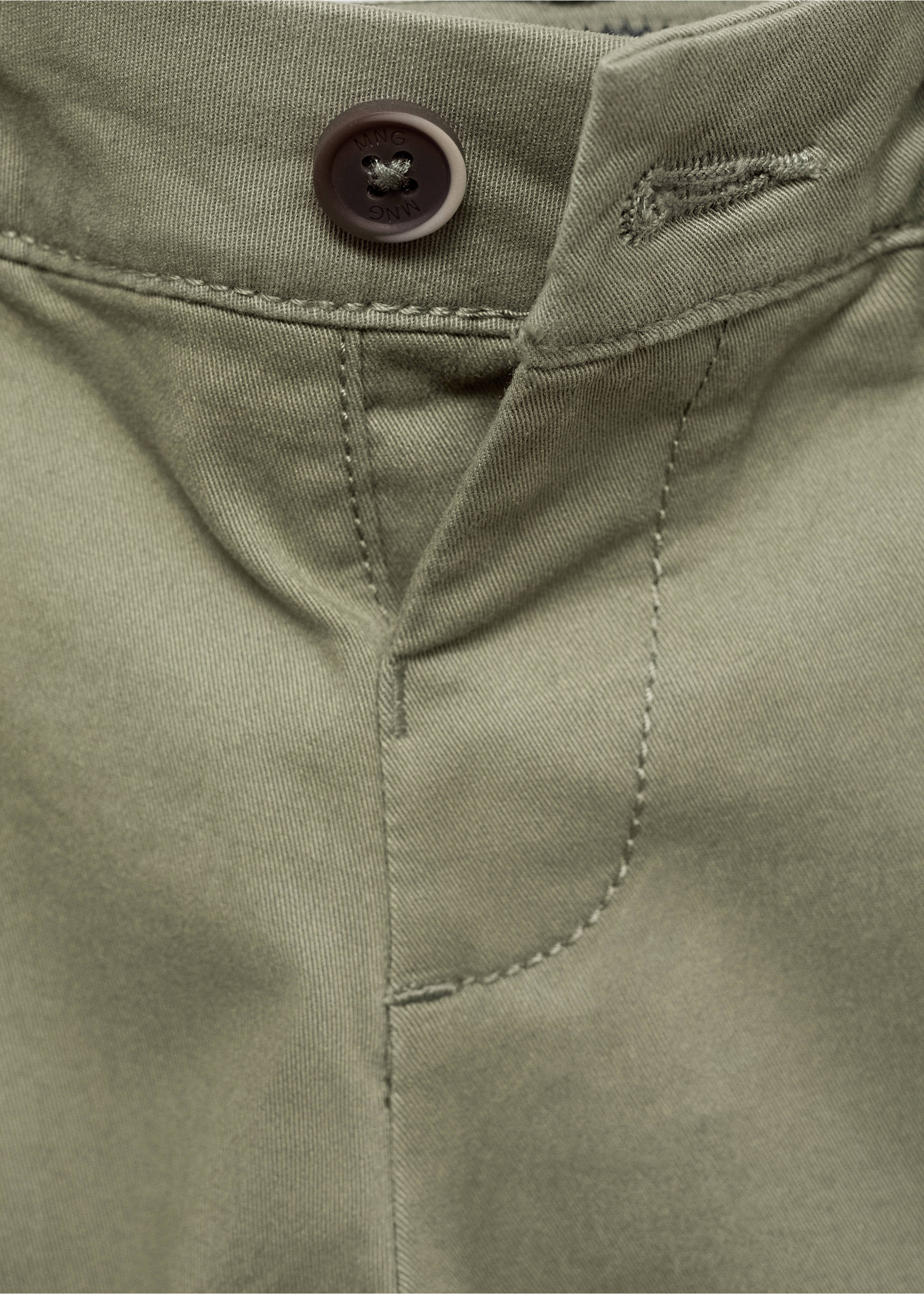 Cotton chinos - Details of the article 8, Khaki. Ref: 77051013-00.